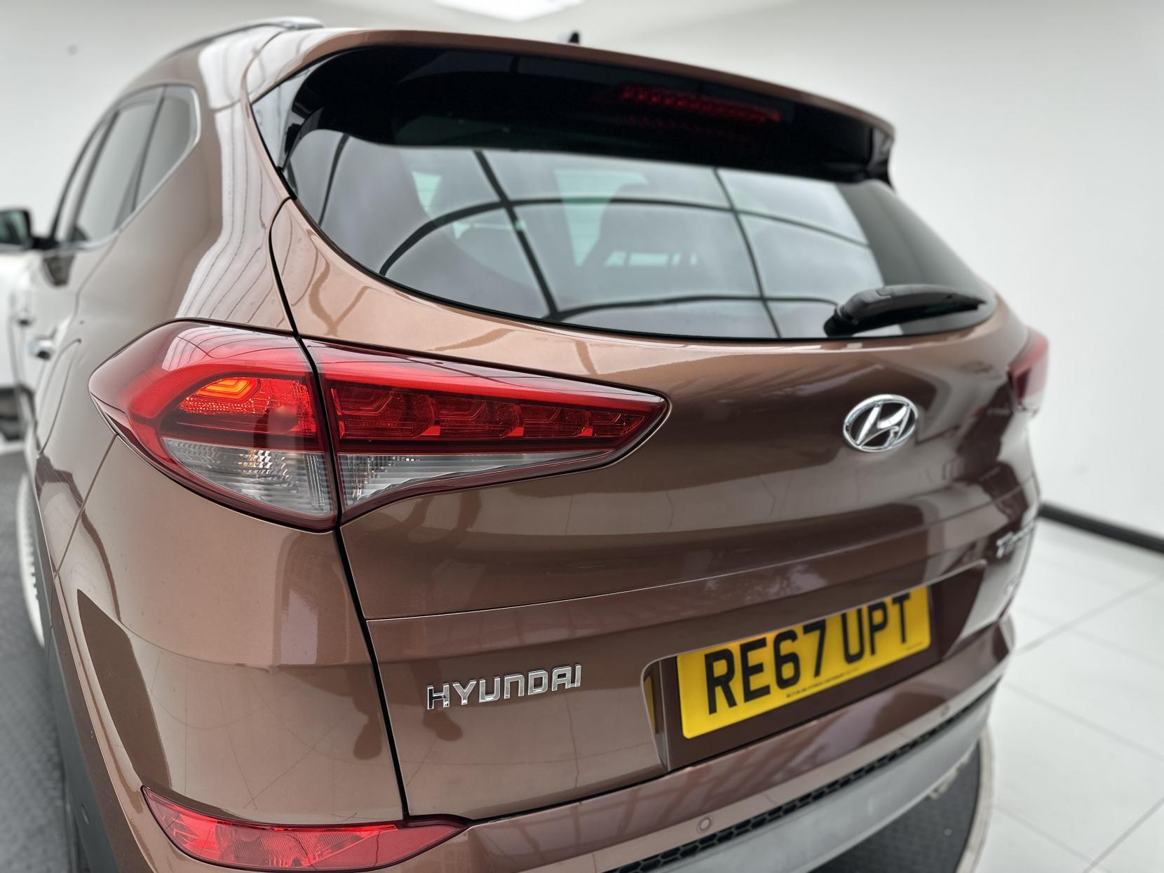 Hyundai TUCSON 2.0 CRDi Premium SE SUV 5dr Diesel Auto 4WD Euro 6 (185 ps)