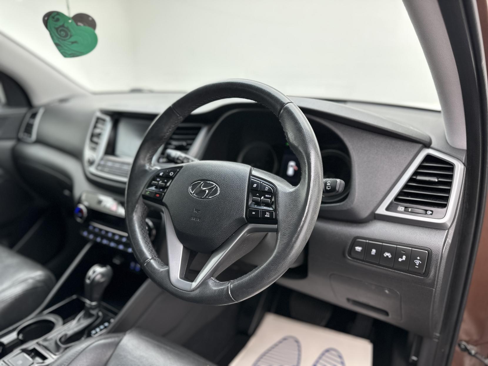Hyundai TUCSON 2.0 CRDi Premium SE SUV 5dr Diesel Auto 4WD Euro 6 (185 ps)