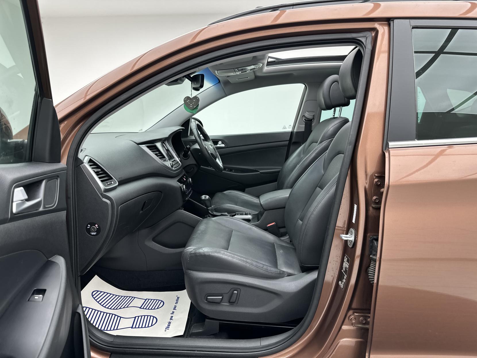 Hyundai TUCSON 2.0 CRDi Premium SE SUV 5dr Diesel Auto 4WD Euro 6 (185 ps)