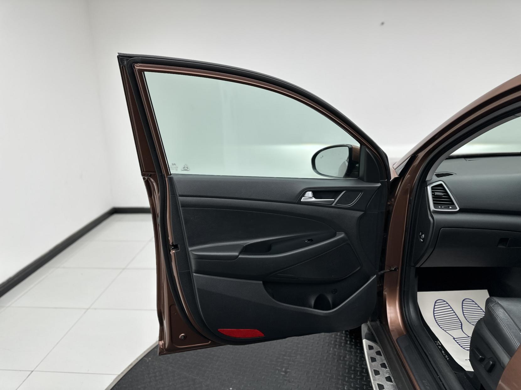 Hyundai TUCSON 2.0 CRDi Premium SE SUV 5dr Diesel Auto 4WD Euro 6 (185 ps)