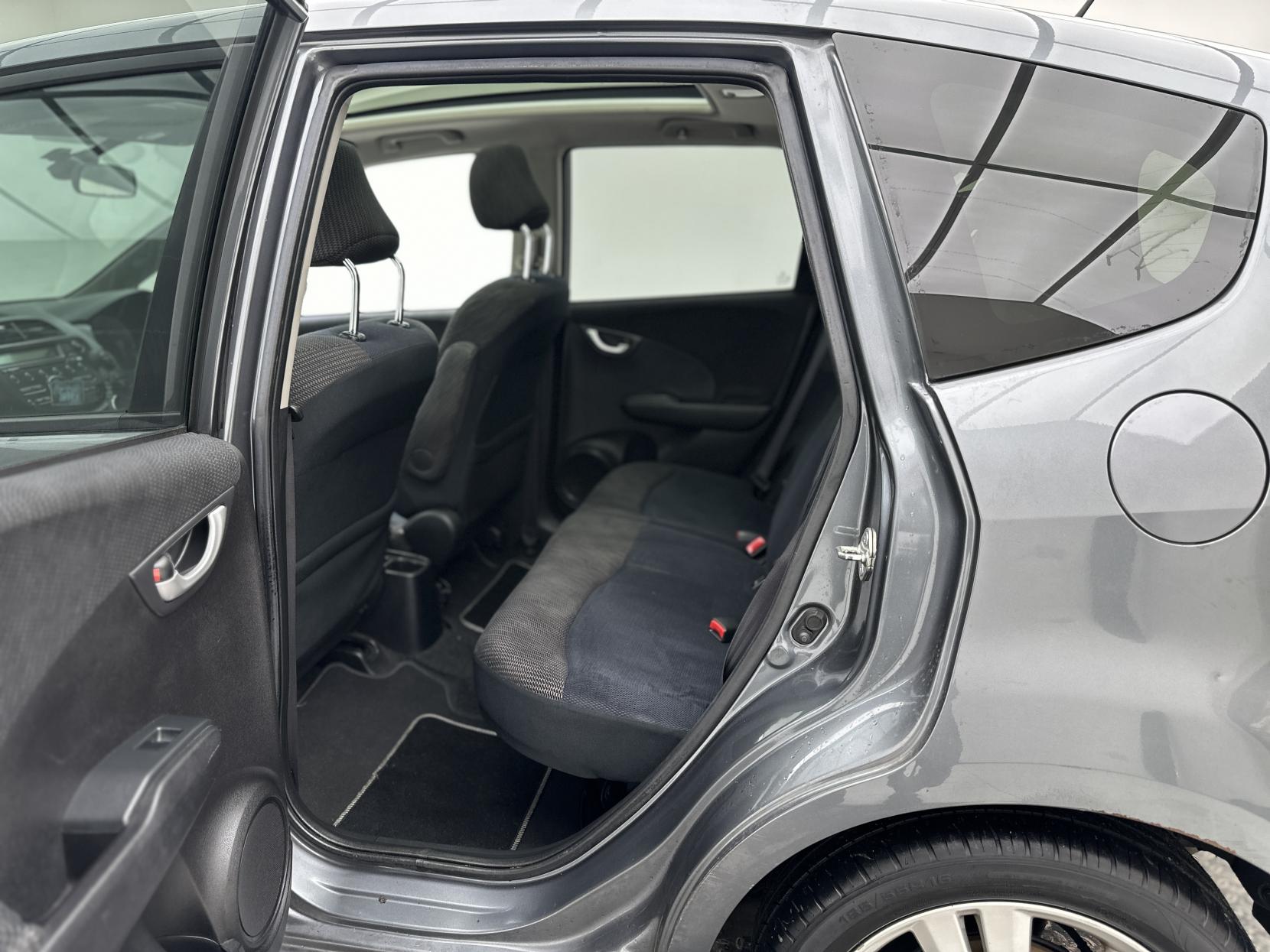 Honda Jazz 1.4 i-VTEC EX Hatchback 5dr Petrol CVT Euro 5 (99 ps)