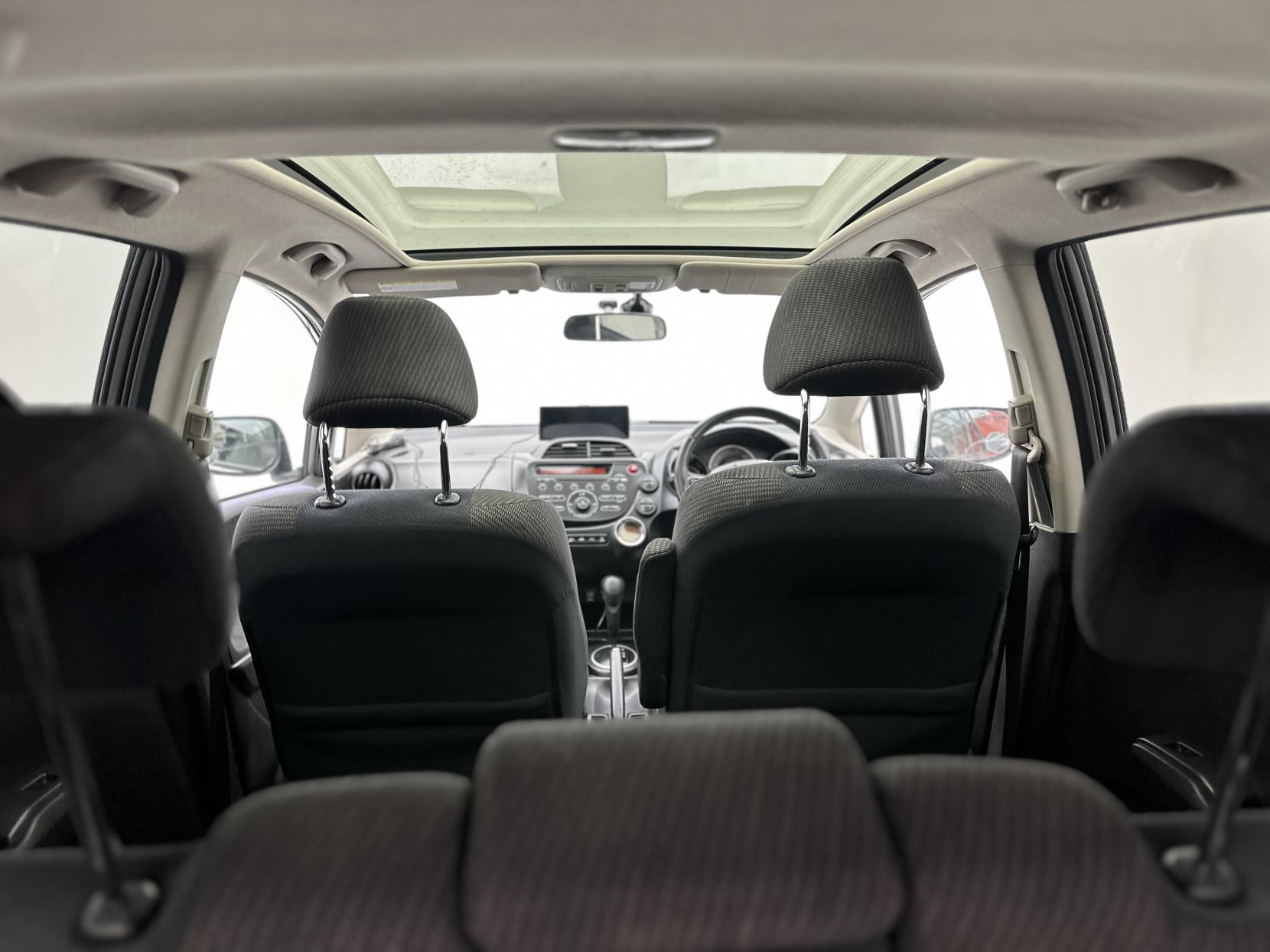 Honda Jazz 1.4 i-VTEC EX Hatchback 5dr Petrol CVT Euro 5 (99 ps)