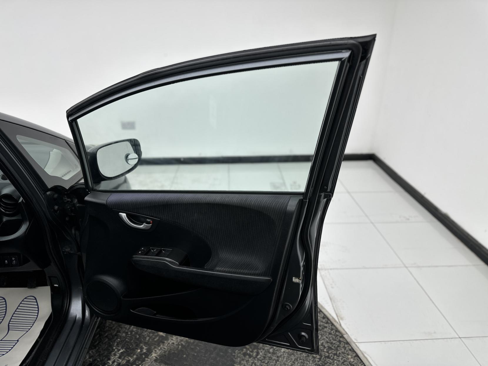 Honda Jazz 1.4 i-VTEC EX Hatchback 5dr Petrol CVT Euro 5 (99 ps)