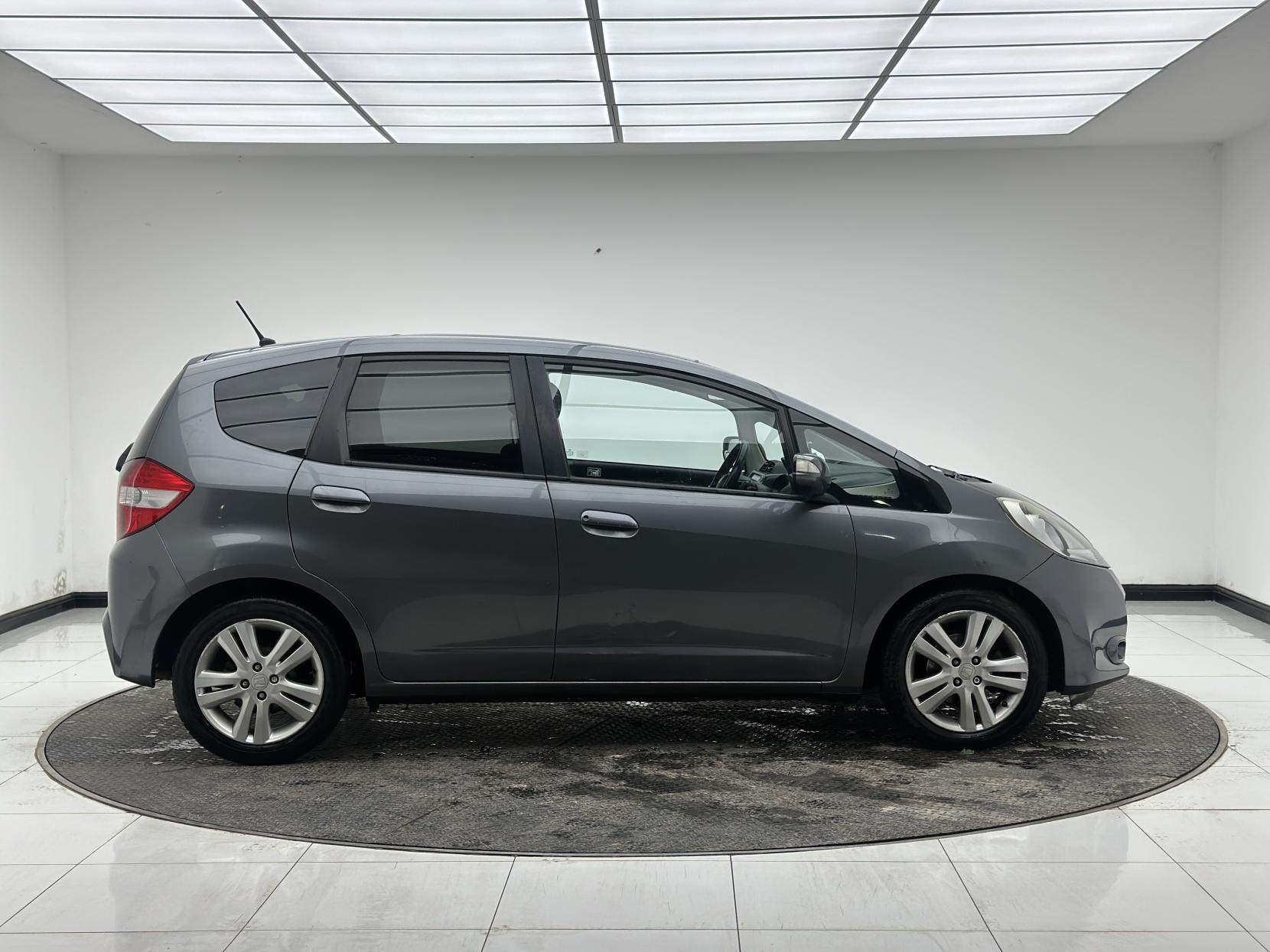 Honda Jazz 1.4 i-VTEC EX Hatchback 5dr Petrol CVT Euro 5 (99 ps)