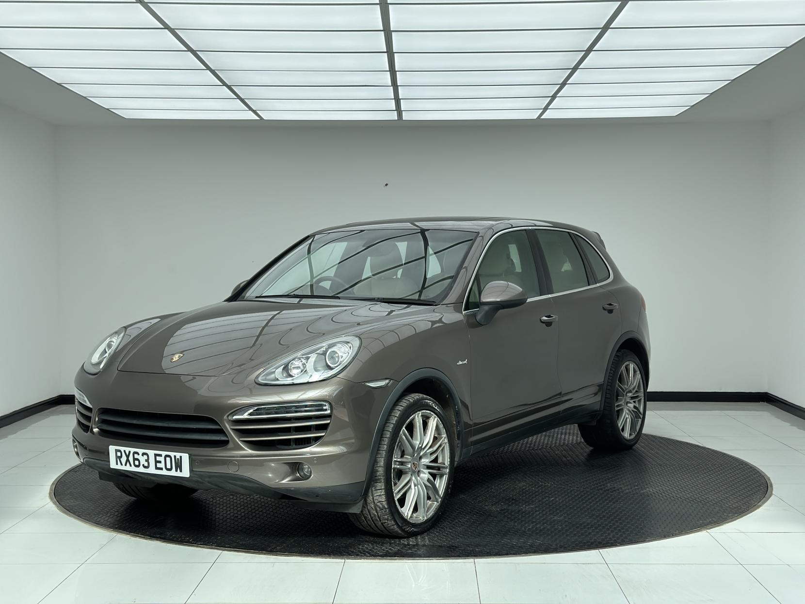 Porsche Cayenne 3.0 TD V6 SUV 5dr Diesel Tiptronic 4WD Euro 5 (s/s) (240 ps)