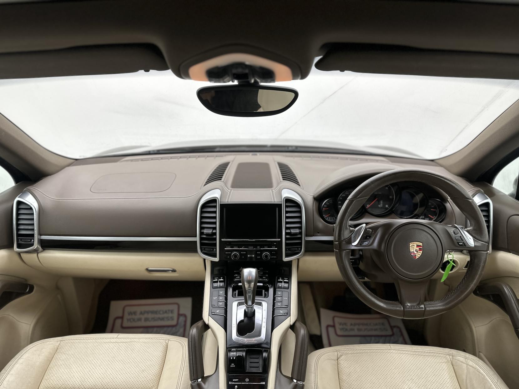 Porsche Cayenne 3.0 TD V6 SUV 5dr Diesel Tiptronic 4WD Euro 5 (s/s) (240 ps)