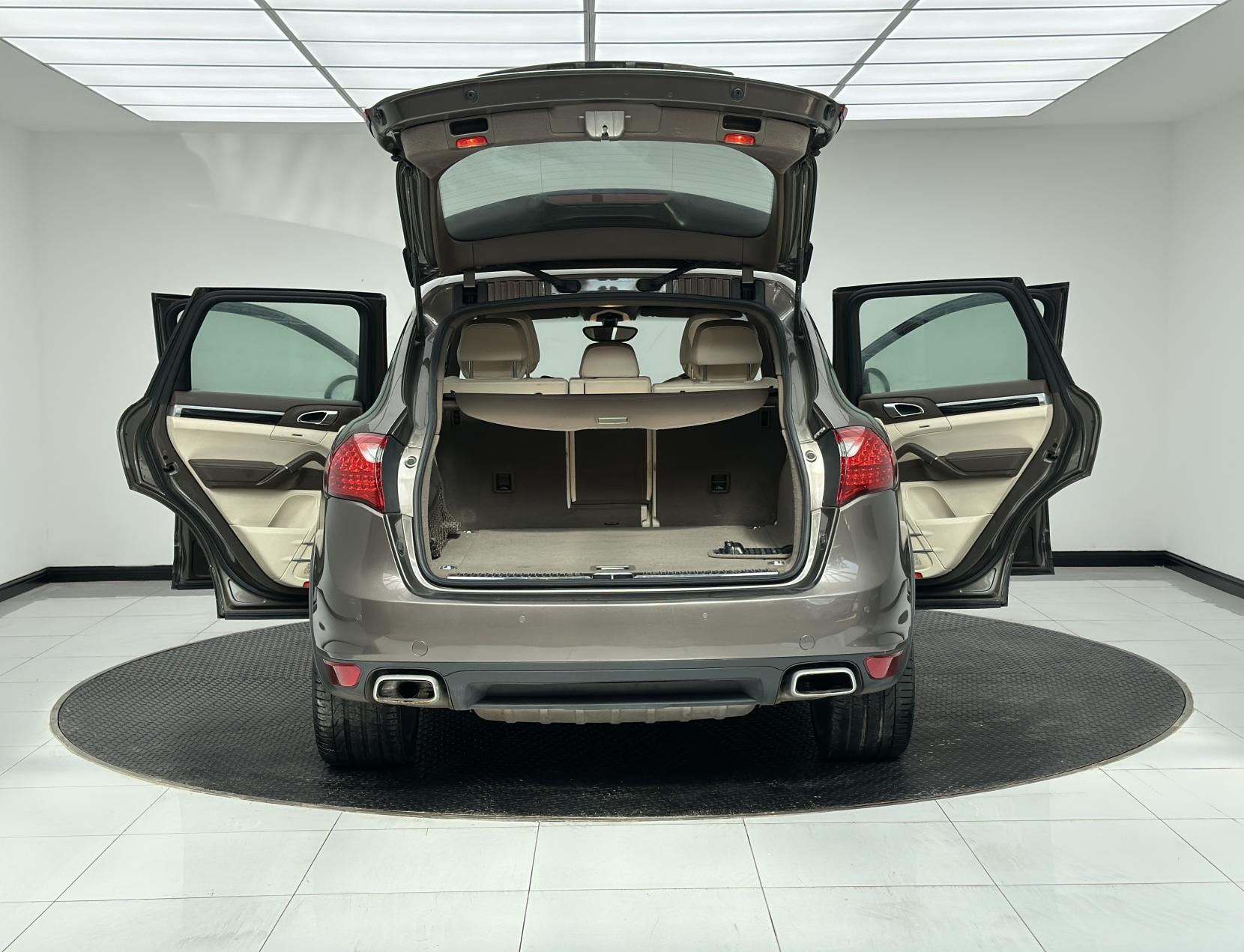 Porsche Cayenne 3.0 TD V6 SUV 5dr Diesel Tiptronic 4WD Euro 5 (s/s) (240 ps)