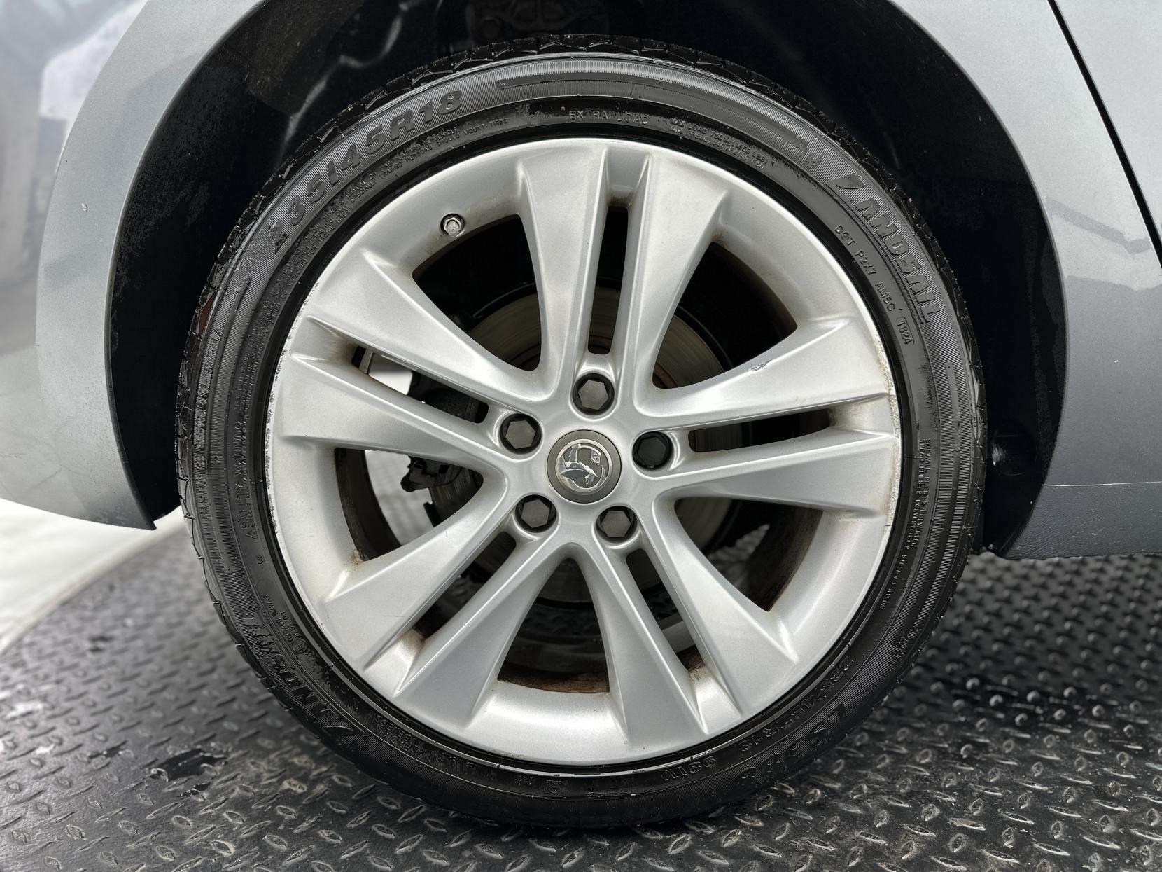 Vauxhall Zafira Tourer 1.4i Turbo SRi MPV 5dr Petrol Auto Euro 6 (140 ps)