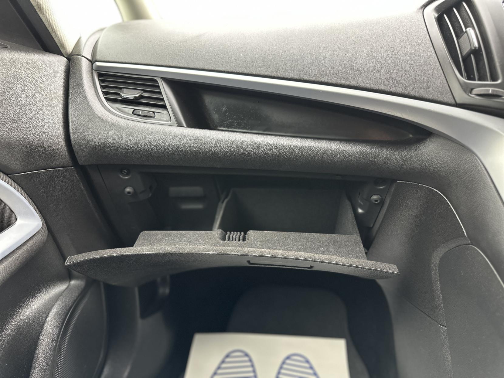 Vauxhall Zafira Tourer 1.4i Turbo SRi MPV 5dr Petrol Auto Euro 6 (140 ps)