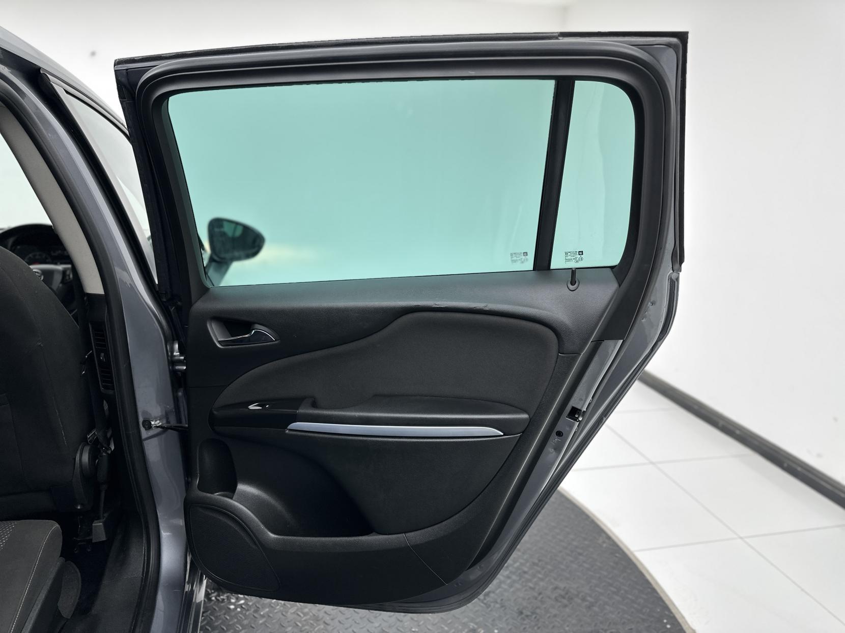 Vauxhall Zafira Tourer 1.4i Turbo SRi MPV 5dr Petrol Auto Euro 6 (140 ps)