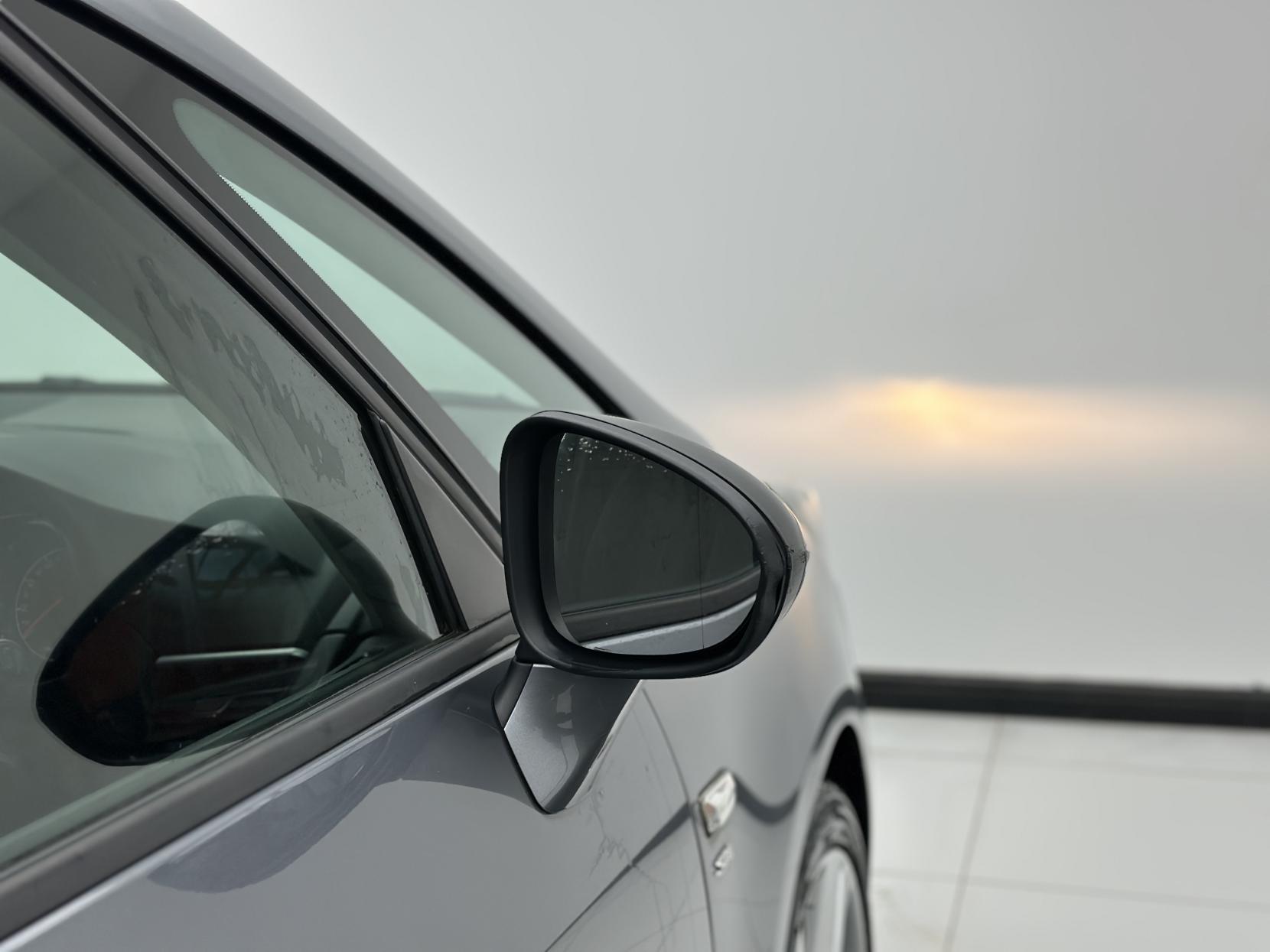 Vauxhall Zafira Tourer 1.4i Turbo SRi MPV 5dr Petrol Auto Euro 6 (140 ps)