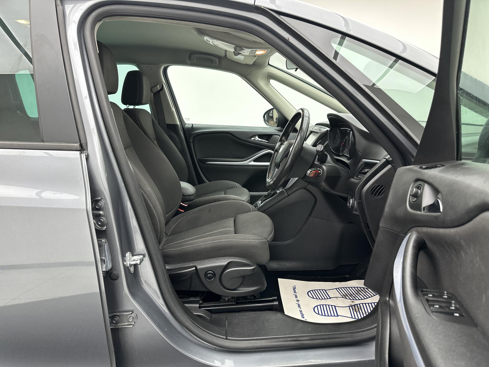 Vauxhall Zafira Tourer 1.4i Turbo SRi MPV 5dr Petrol Auto Euro 6 (140 ps)