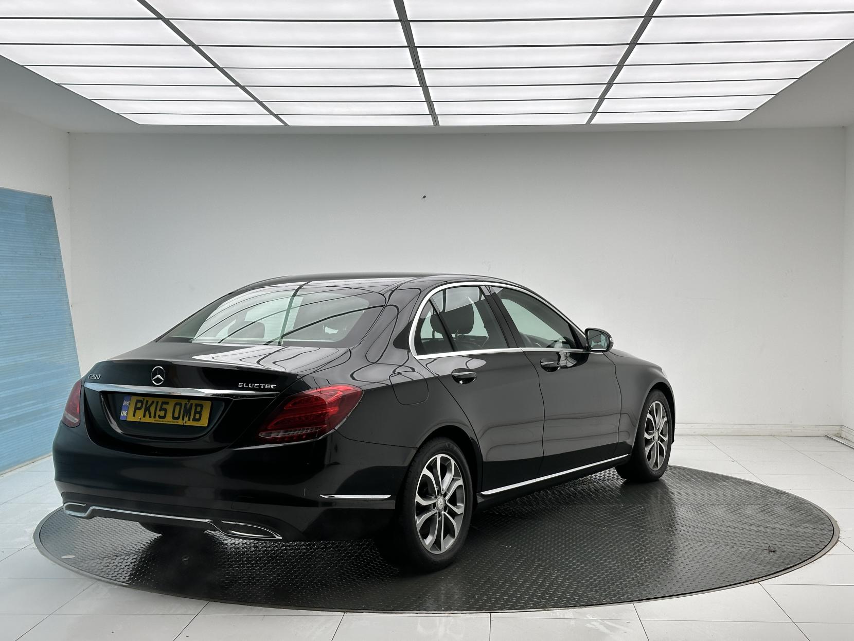 Mercedes-Benz C Class 1.6 C200 BlueTEC Sport Saloon 4dr Diesel G-Tronic+ Euro 6 (s/s) (136 ps)