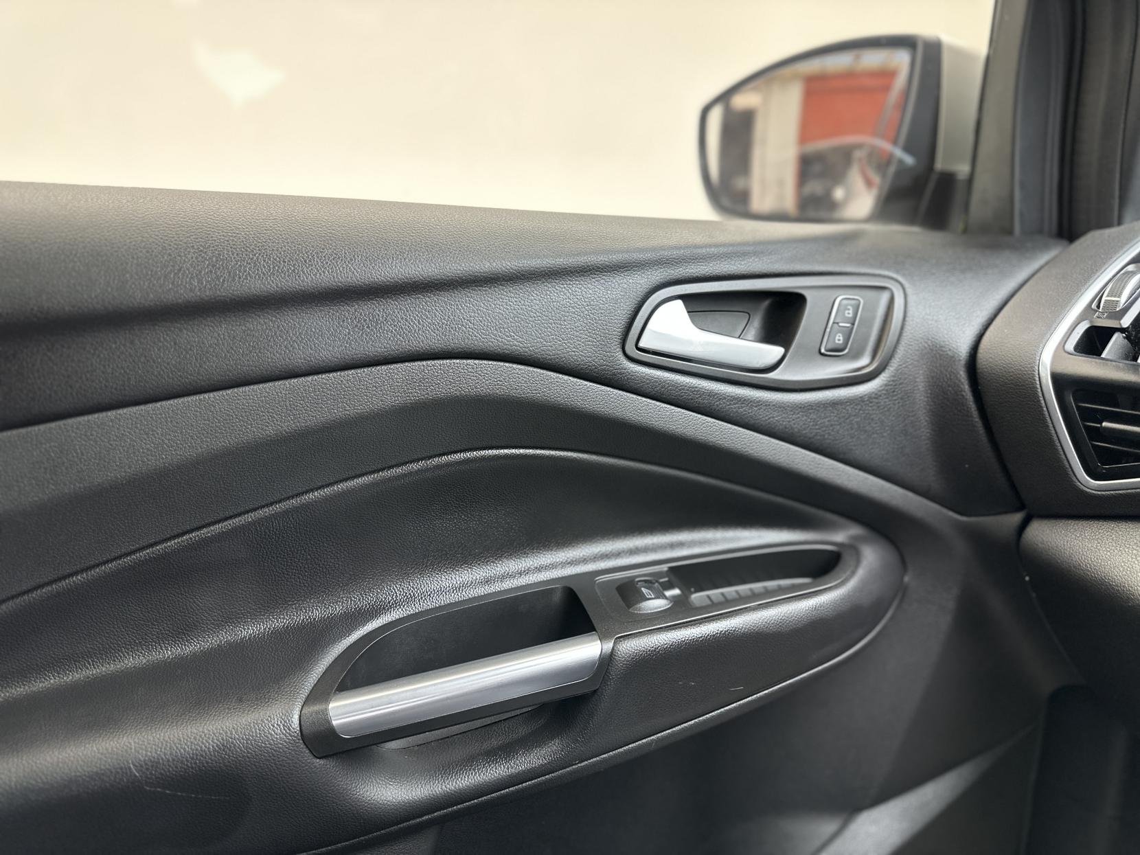 Ford Kuga 2.0 TDCi Titanium X SUV 5dr Diesel Powershift AWD Euro 5 (163 ps)