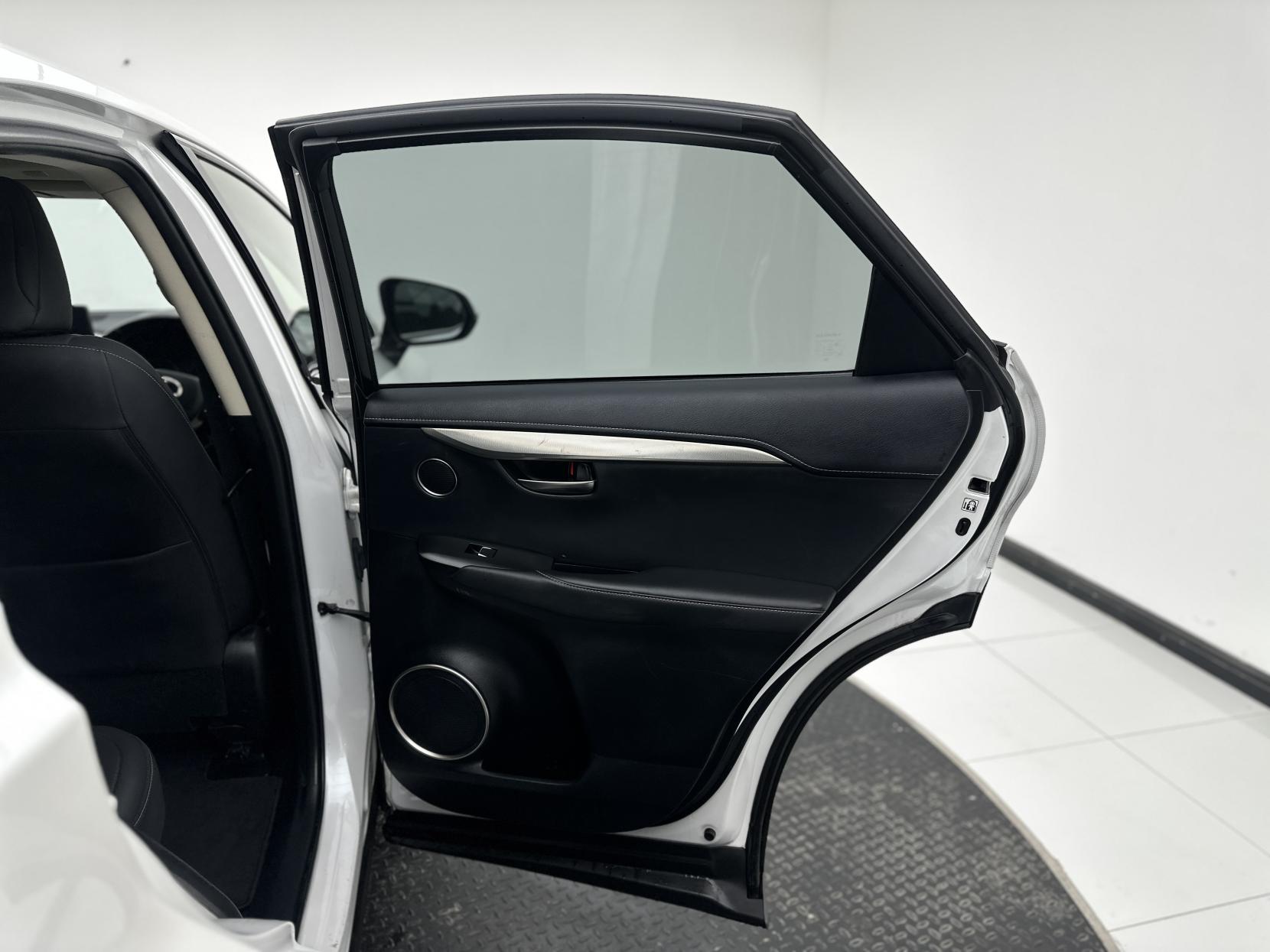 Lexus NX 2.5 300h GPF SUV 5dr Petrol Hybrid E-CVT 4WD Euro 6 (s/s) (197 ps)