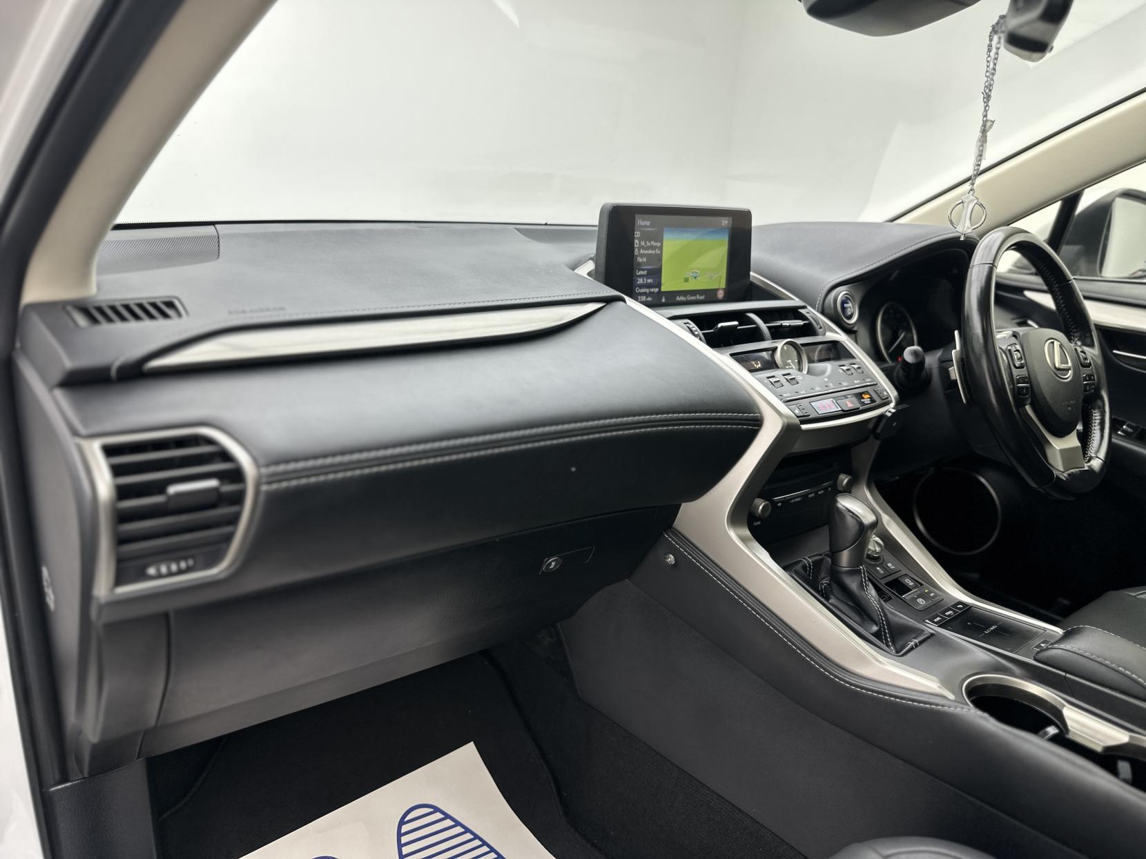 Lexus NX 2.5 300h GPF SUV 5dr Petrol Hybrid E-CVT 4WD Euro 6 (s/s) (197 ps)