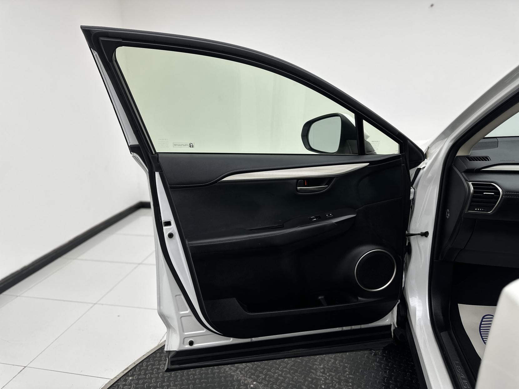 Lexus NX 2.5 300h GPF SUV 5dr Petrol Hybrid E-CVT 4WD Euro 6 (s/s) (197 ps)