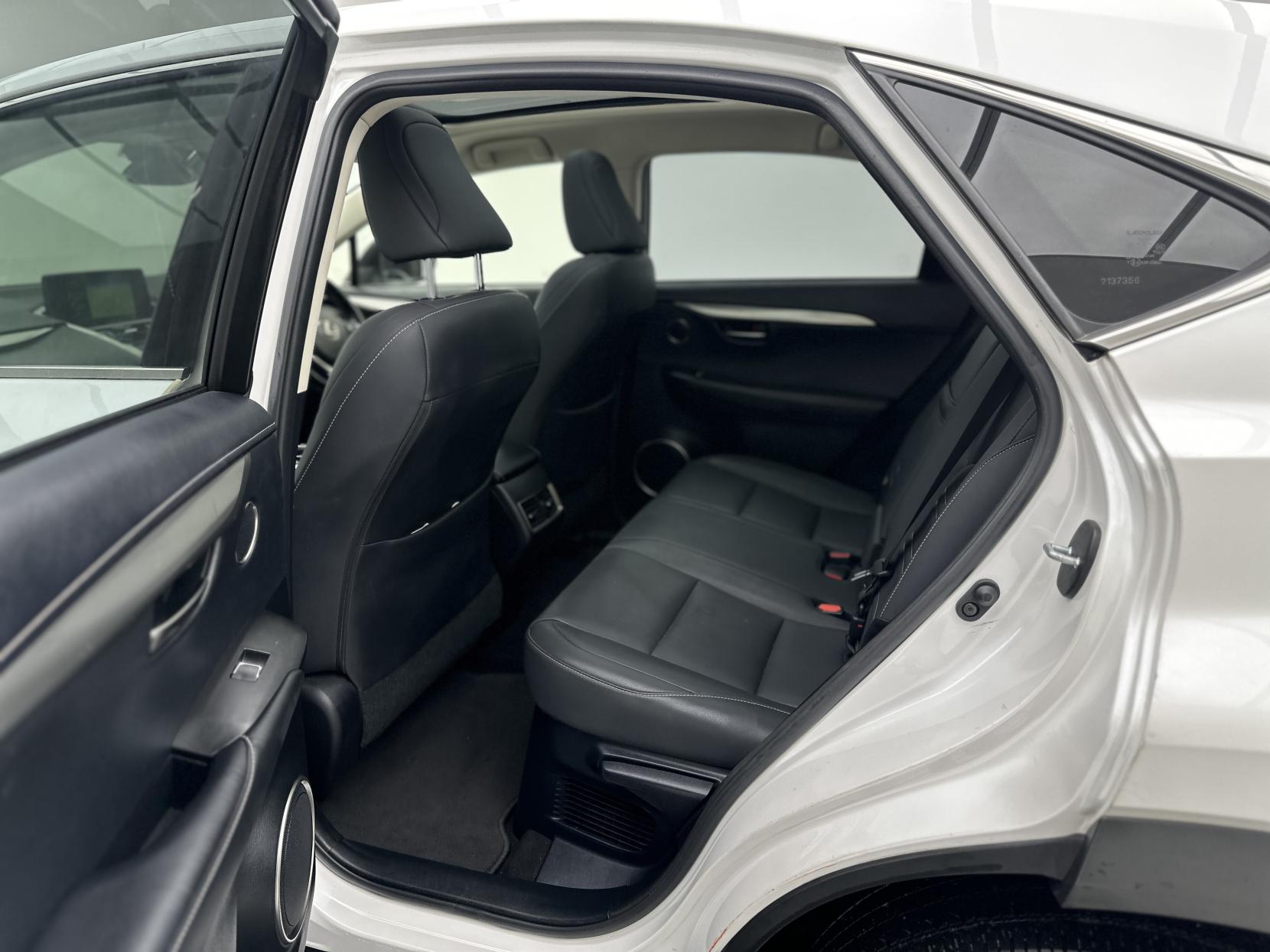 Lexus NX 2.5 300h GPF SUV 5dr Petrol Hybrid E-CVT 4WD Euro 6 (s/s) (197 ps)