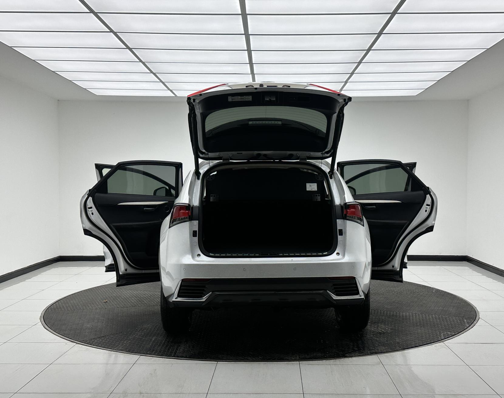 Lexus NX 2.5 300h GPF SUV 5dr Petrol Hybrid E-CVT 4WD Euro 6 (s/s) (197 ps)