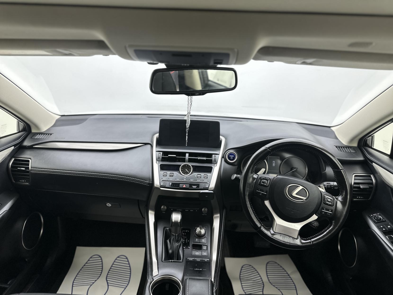 Lexus NX 2.5 300h GPF SUV 5dr Petrol Hybrid E-CVT 4WD Euro 6 (s/s) (197 ps)