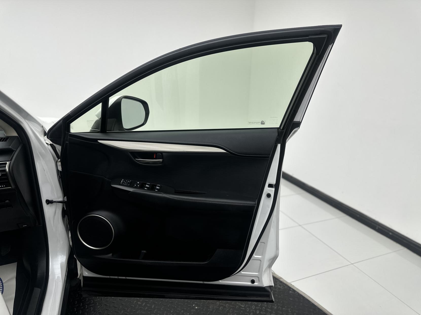 Lexus NX 2.5 300h GPF SUV 5dr Petrol Hybrid E-CVT 4WD Euro 6 (s/s) (197 ps)