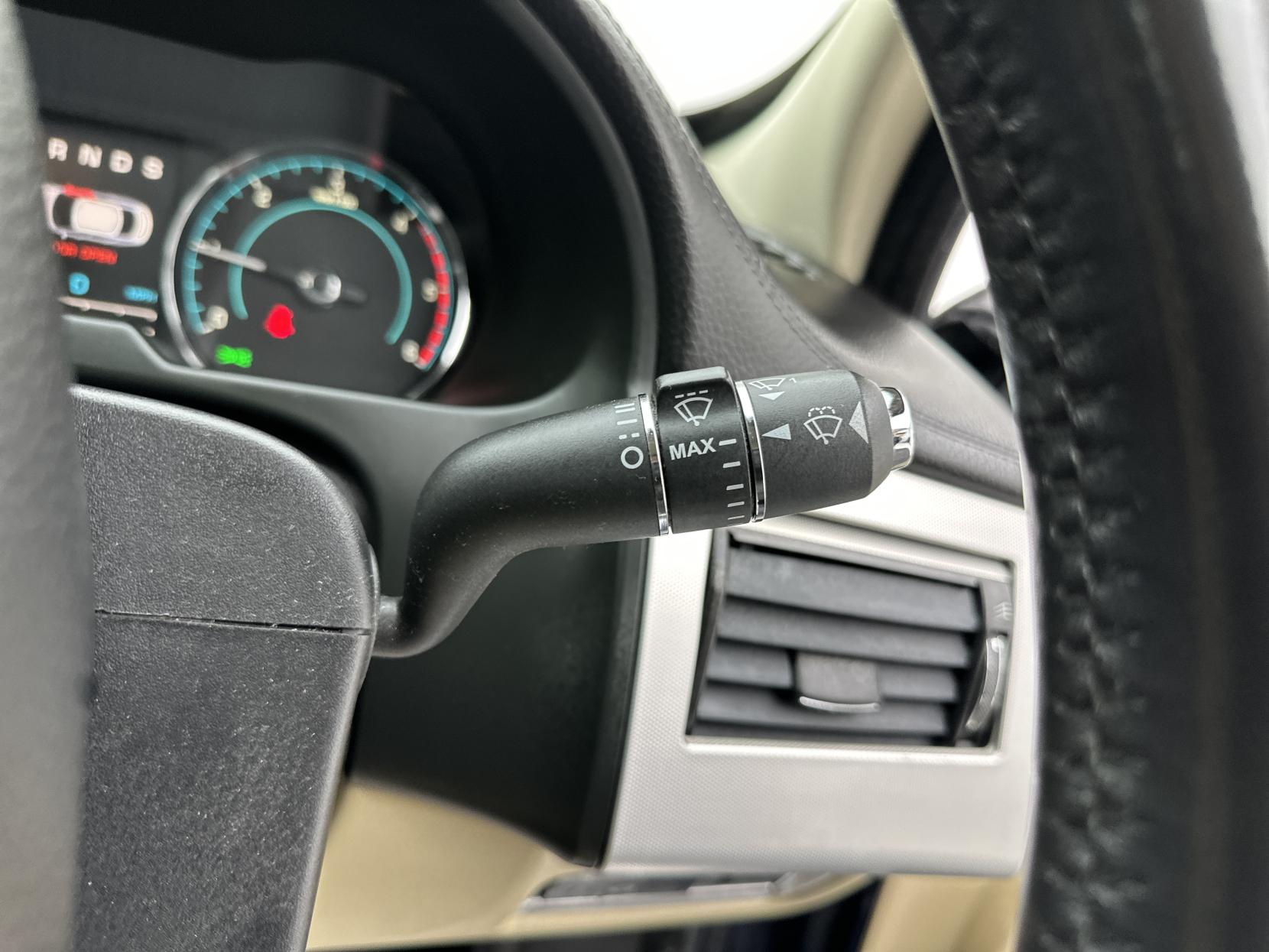 Jaguar XF 2.2d Luxury Saloon 4dr Diesel Auto Euro 5 (s/s) (163 ps)