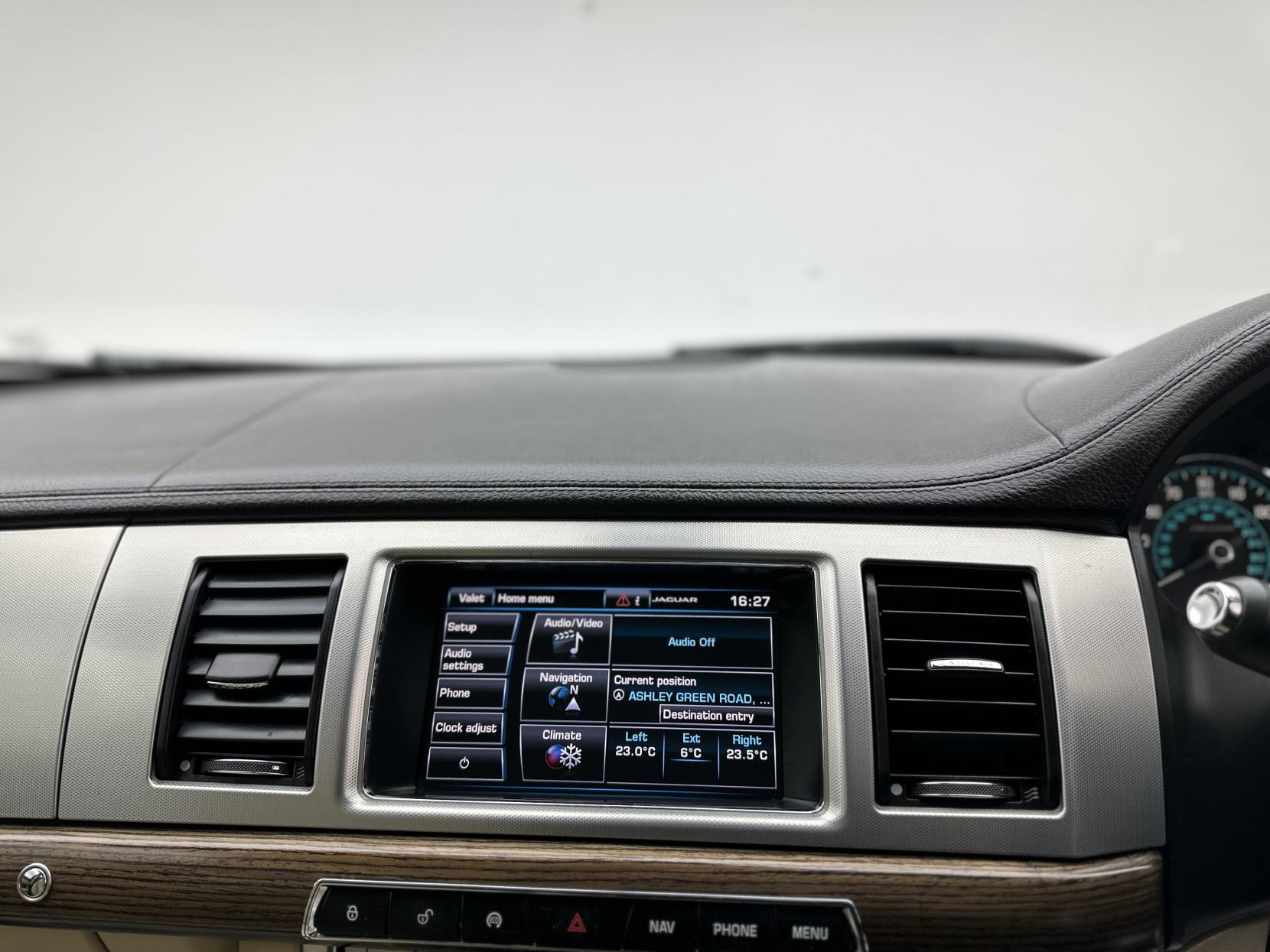 Jaguar XF 2.2d Luxury Saloon 4dr Diesel Auto Euro 5 (s/s) (163 ps)