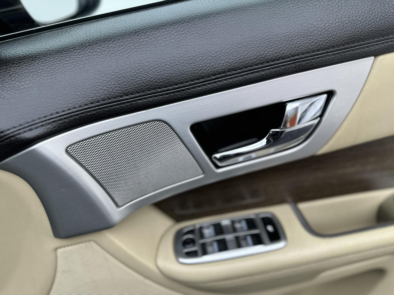 Jaguar XF 2.2d Luxury Saloon 4dr Diesel Auto Euro 5 (s/s) (163 ps)