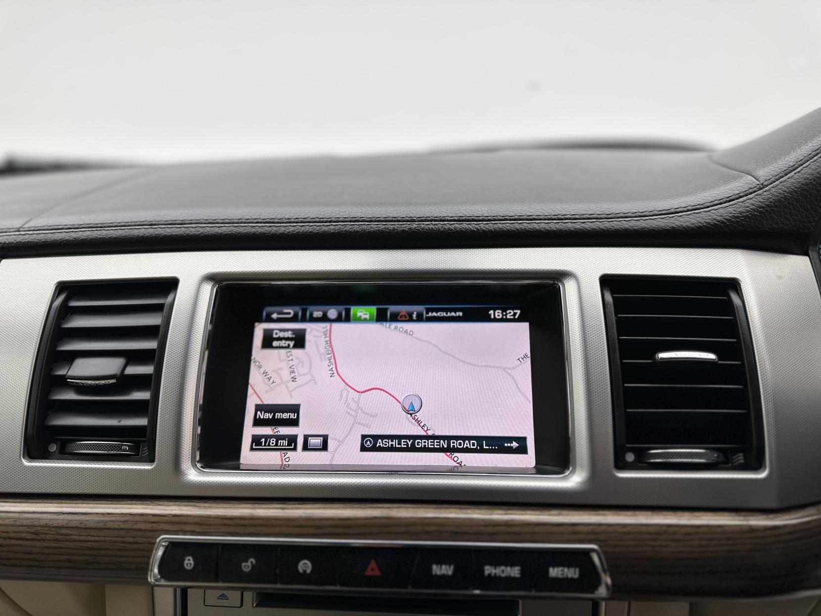 Jaguar XF 2.2d Luxury Saloon 4dr Diesel Auto Euro 5 (s/s) (163 ps)