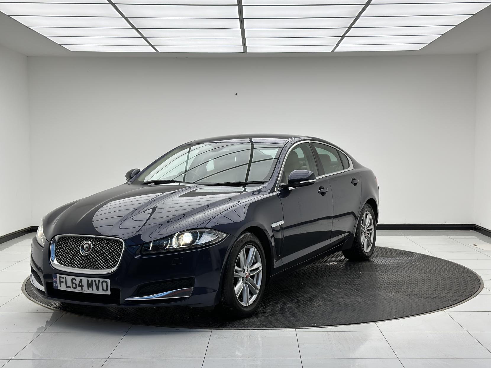 Jaguar XF 2.2d Luxury Saloon 4dr Diesel Auto Euro 5 (s/s) (163 ps)