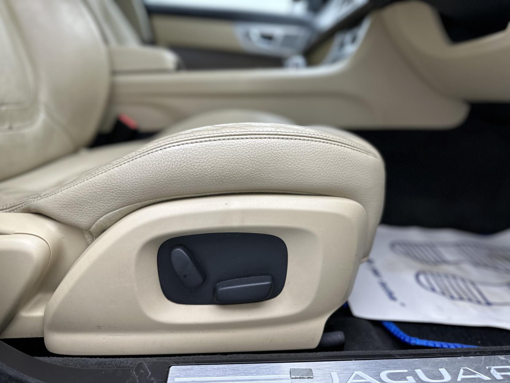 Jaguar XF 2.2d Luxury Saloon 4dr Diesel Auto Euro 5 (s/s) (163 ps)