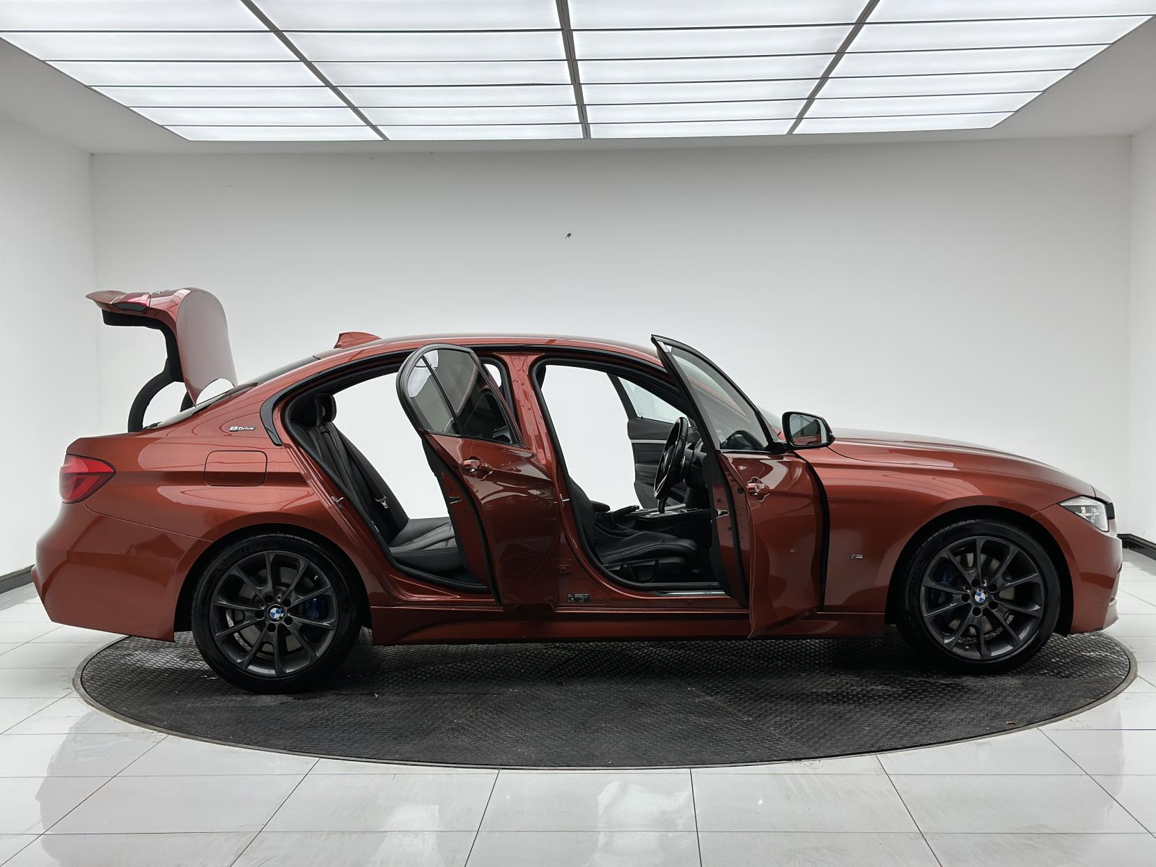 BMW 3 Series 2.0 330e 7.6kWh M Sport Saloon 4dr Petrol Plug-in Hybrid Auto Euro 6 (s/s) (252 ps)