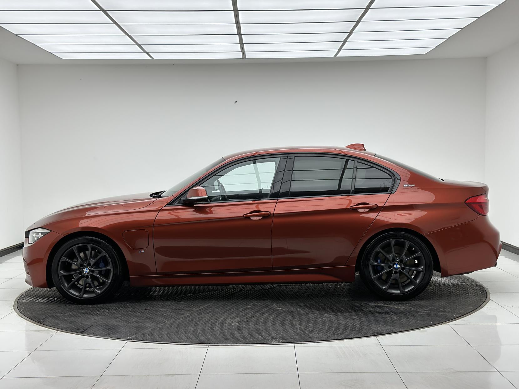 BMW 3 Series 2.0 330e 7.6kWh M Sport Saloon 4dr Petrol Plug-in Hybrid Auto Euro 6 (s/s) (252 ps)