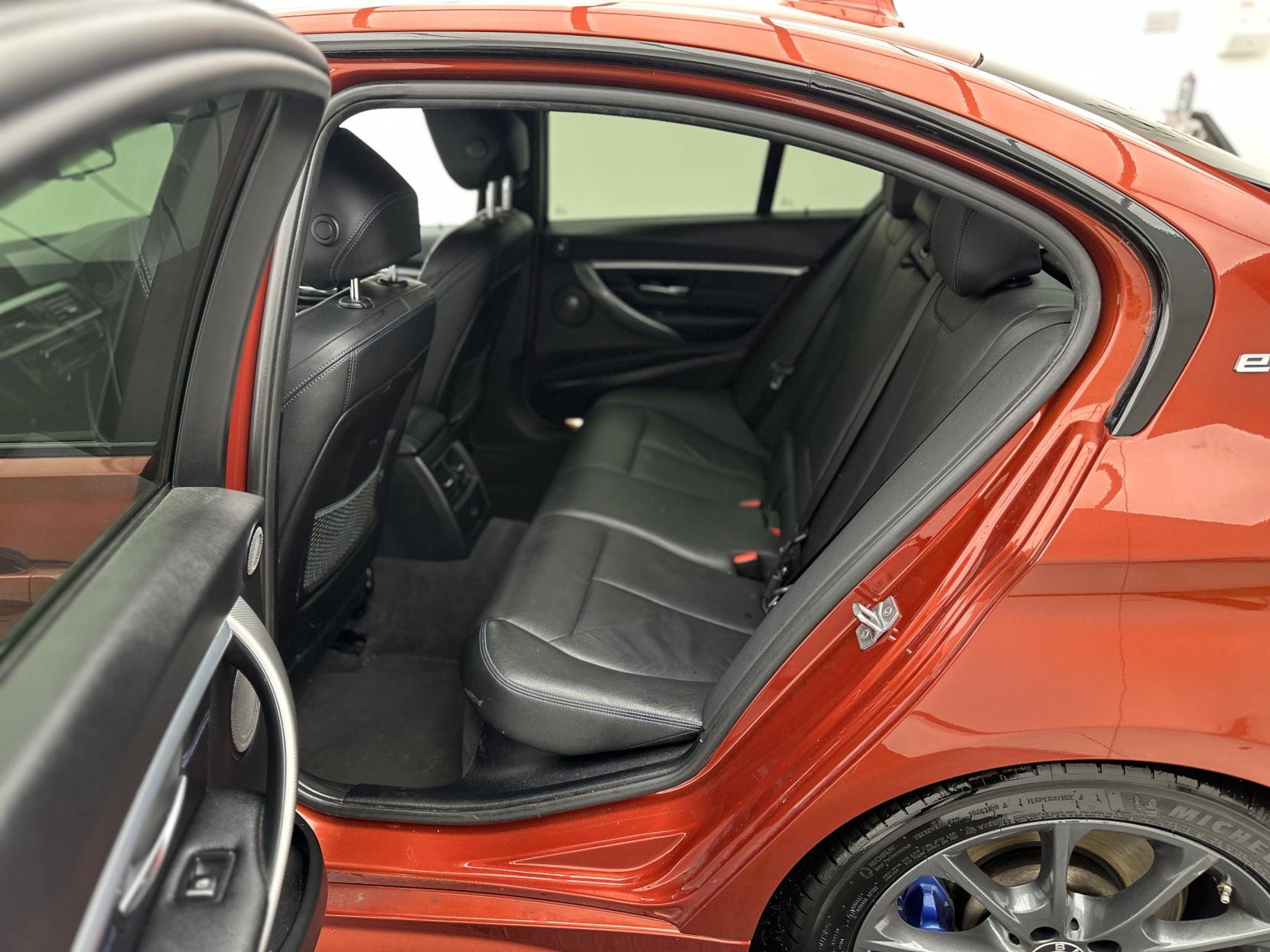 BMW 3 Series 2.0 330e 7.6kWh M Sport Saloon 4dr Petrol Plug-in Hybrid Auto Euro 6 (s/s) (252 ps)