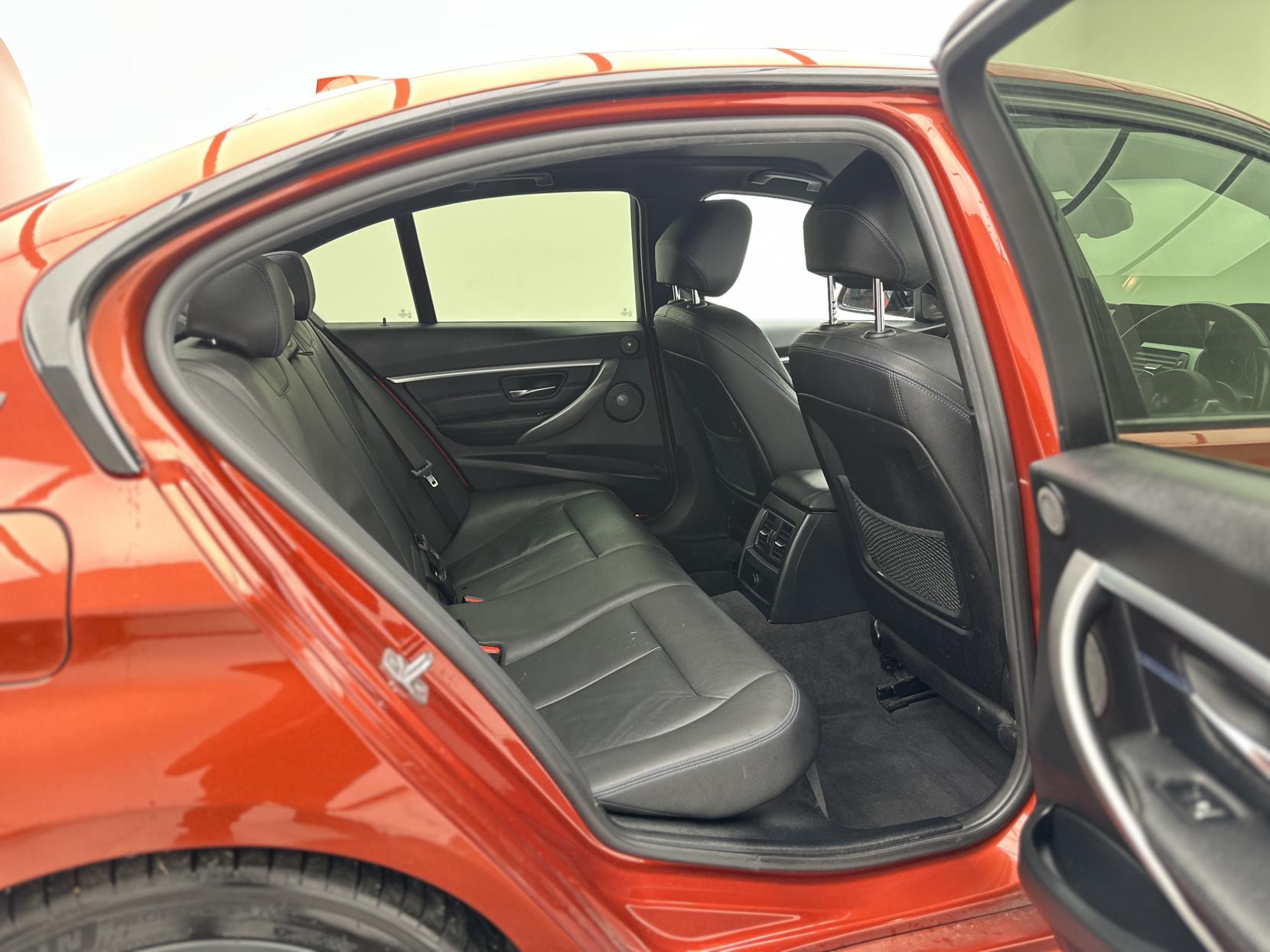 BMW 3 Series 2.0 330e 7.6kWh M Sport Saloon 4dr Petrol Plug-in Hybrid Auto Euro 6 (s/s) (252 ps)