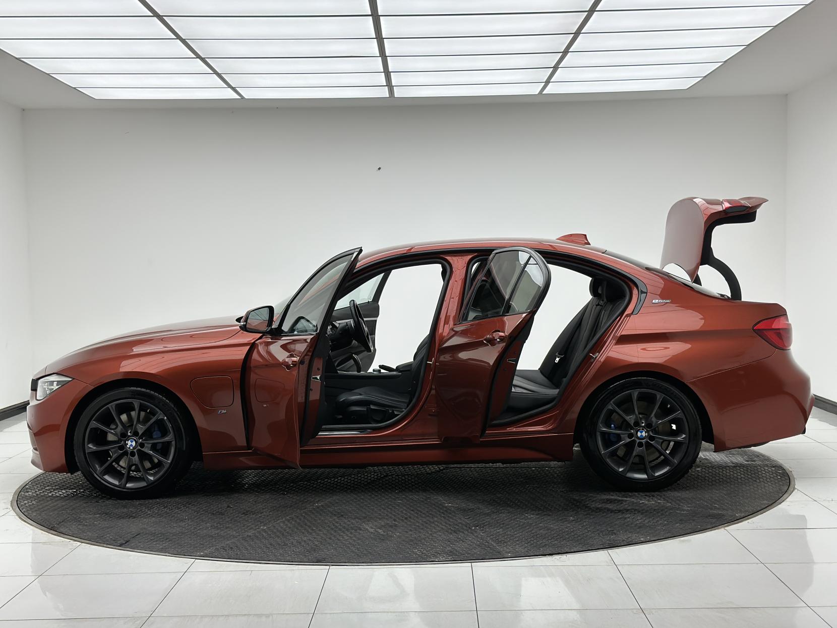 BMW 3 Series 2.0 330e 7.6kWh M Sport Saloon 4dr Petrol Plug-in Hybrid Auto Euro 6 (s/s) (252 ps)