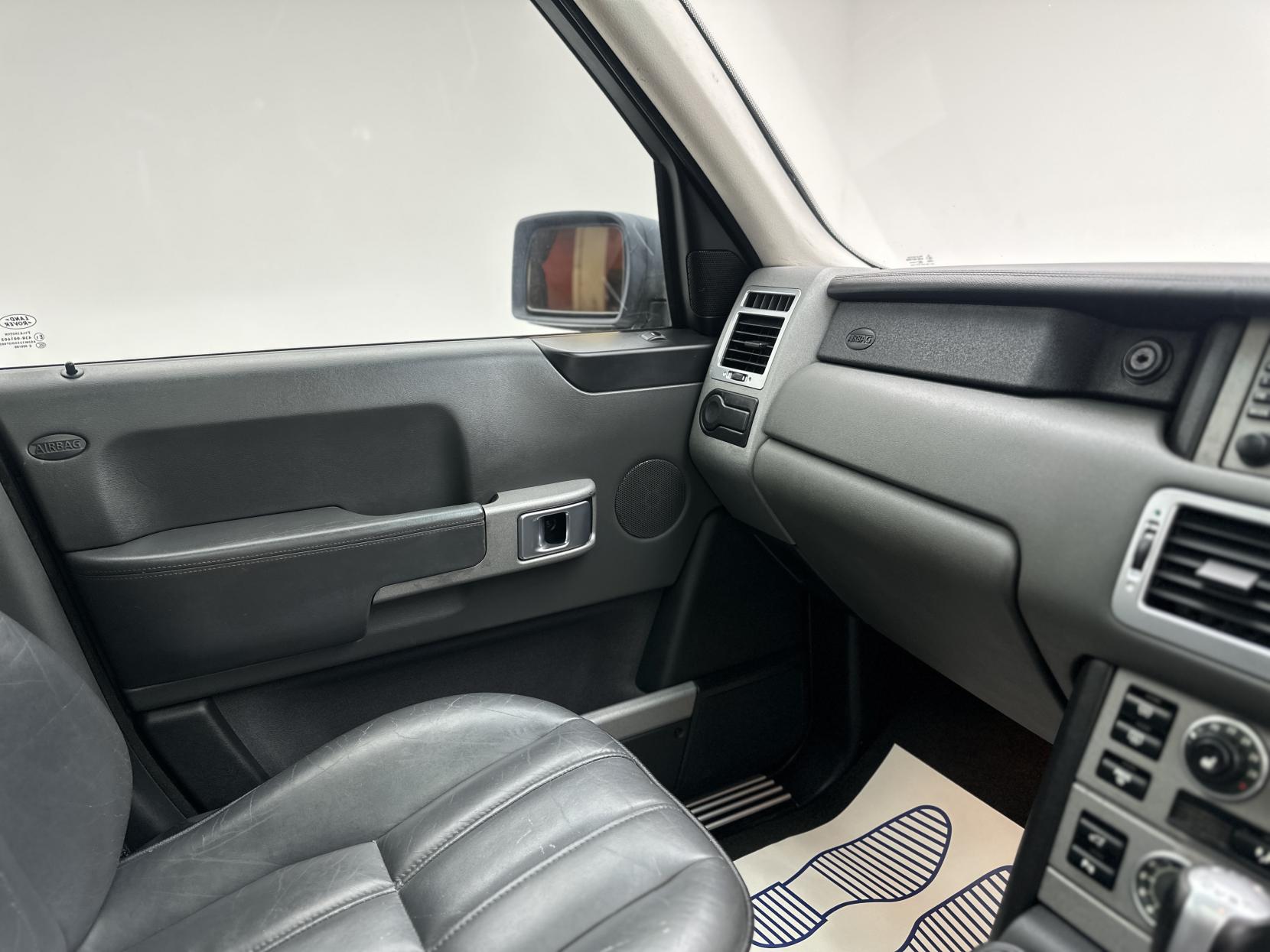 Land Rover Range Rover 4.4 V8 Vogue Station Wagon 5dr Petrol Automatic (389 g/km, 282 bhp)