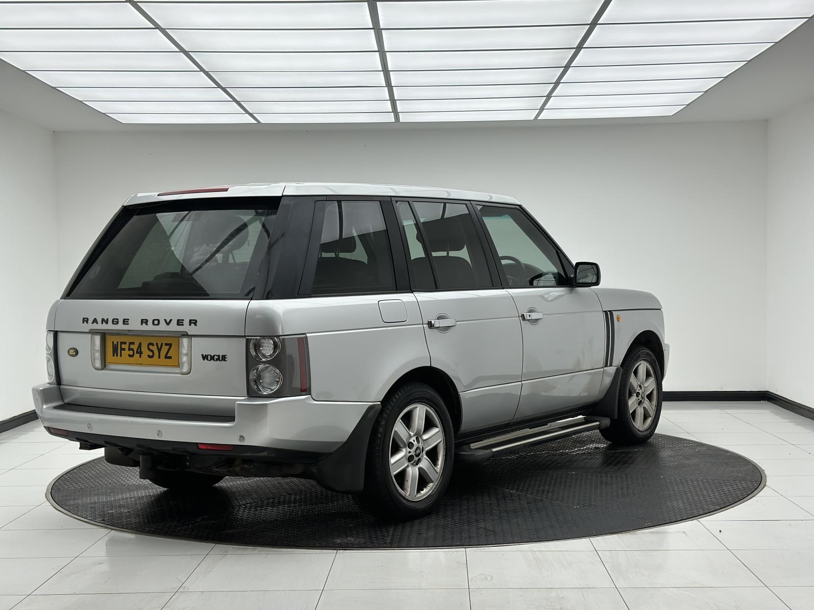 Land Rover Range Rover 4.4 V8 Vogue Station Wagon 5dr Petrol Automatic (389 g/km, 282 bhp)