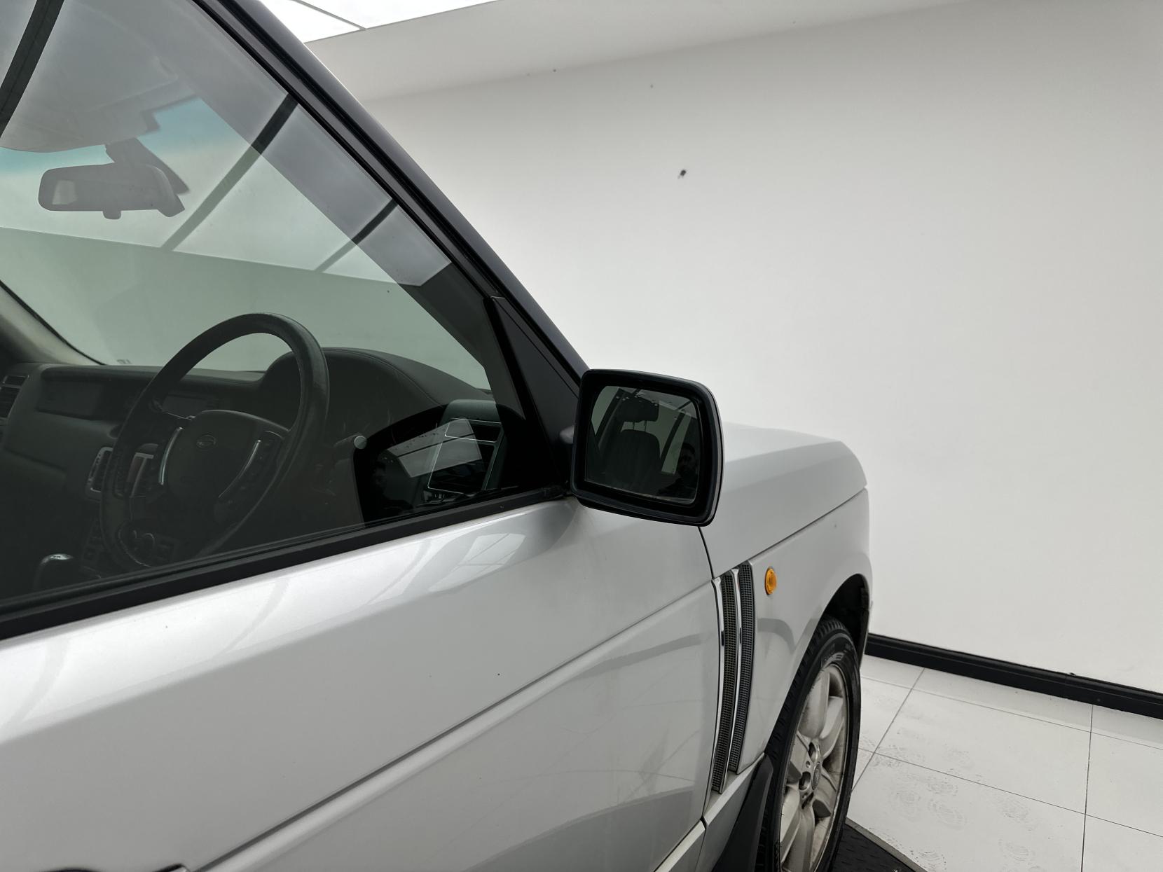 Land Rover Range Rover 4.4 V8 Vogue Station Wagon 5dr Petrol Automatic (389 g/km, 282 bhp)