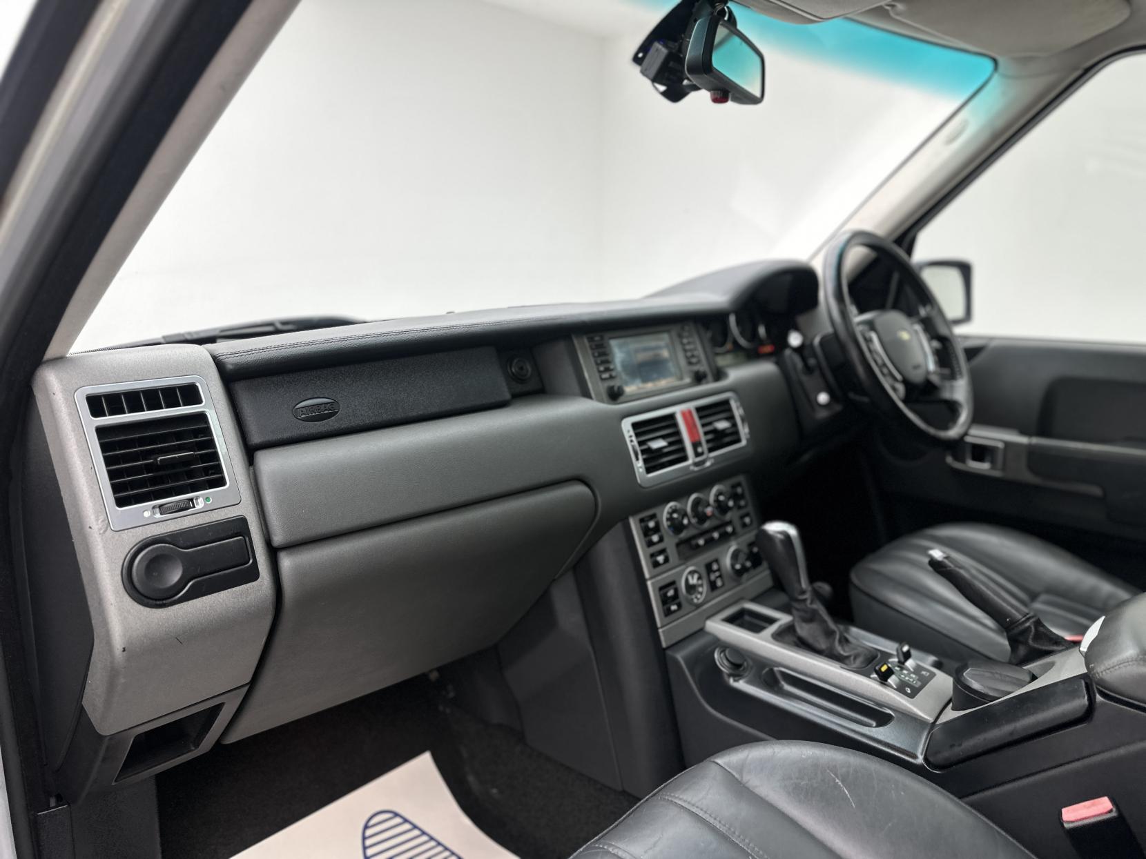 Land Rover Range Rover 4.4 V8 Vogue Station Wagon 5dr Petrol Automatic (389 g/km, 282 bhp)