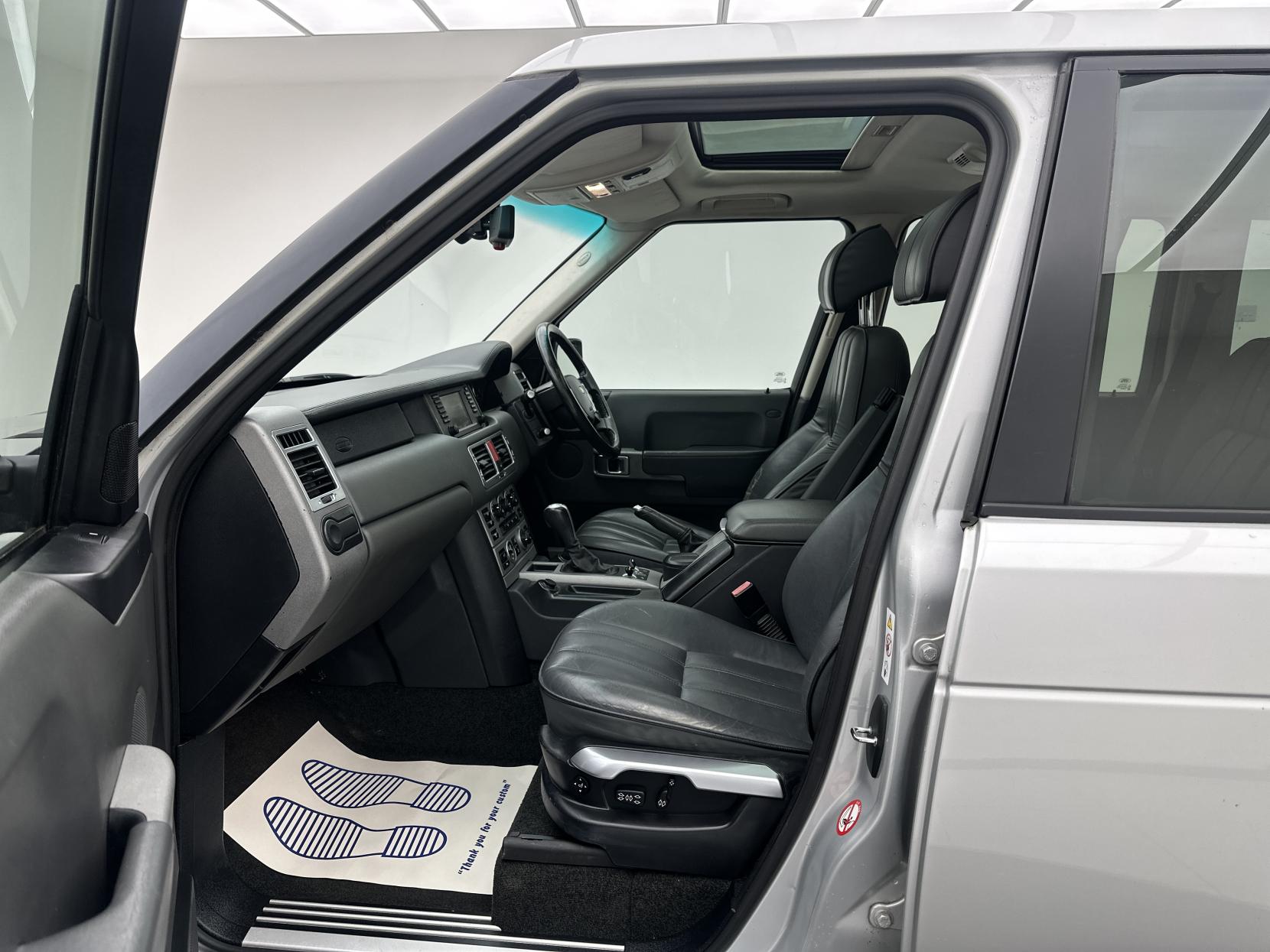 Land Rover Range Rover 4.4 V8 Vogue Station Wagon 5dr Petrol Automatic (389 g/km, 282 bhp)