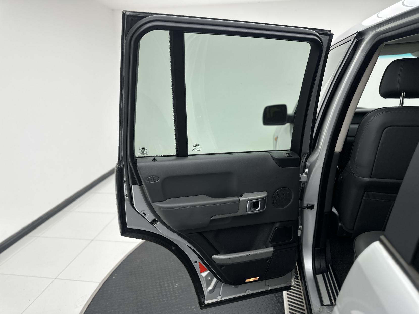 Land Rover Range Rover 4.4 V8 Vogue Station Wagon 5dr Petrol Automatic (389 g/km, 282 bhp)