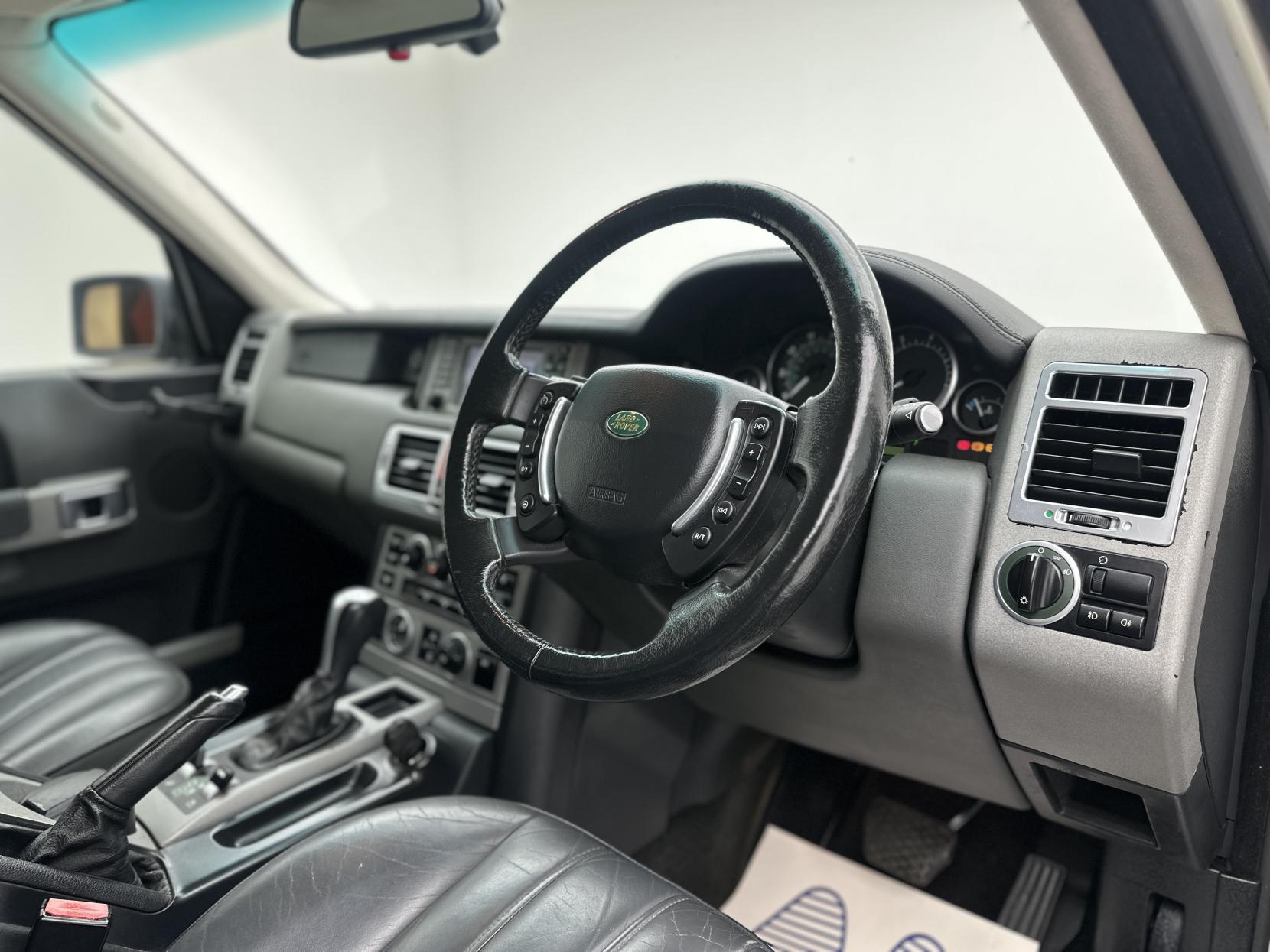 Land Rover Range Rover 4.4 V8 Vogue Station Wagon 5dr Petrol Automatic (389 g/km, 282 bhp)
