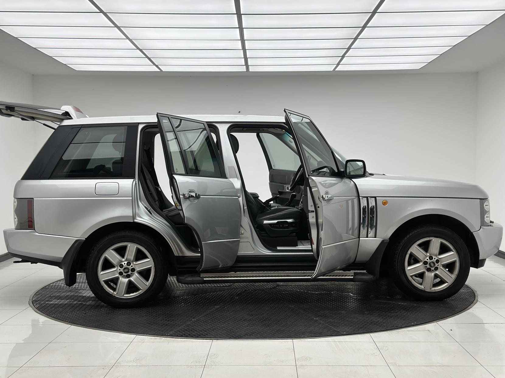 Land Rover Range Rover 4.4 V8 Vogue Station Wagon 5dr Petrol Automatic (389 g/km, 282 bhp)
