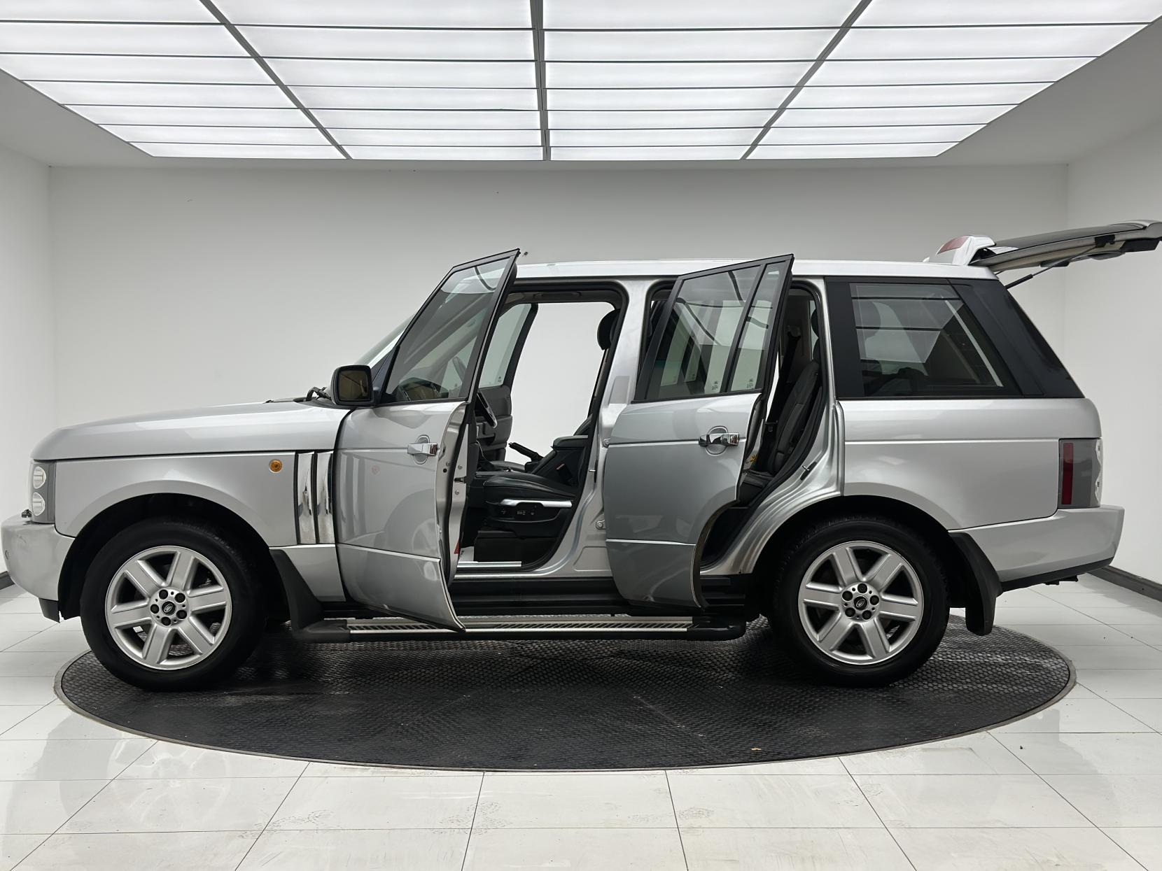 Land Rover Range Rover 4.4 V8 Vogue Station Wagon 5dr Petrol Automatic (389 g/km, 282 bhp)