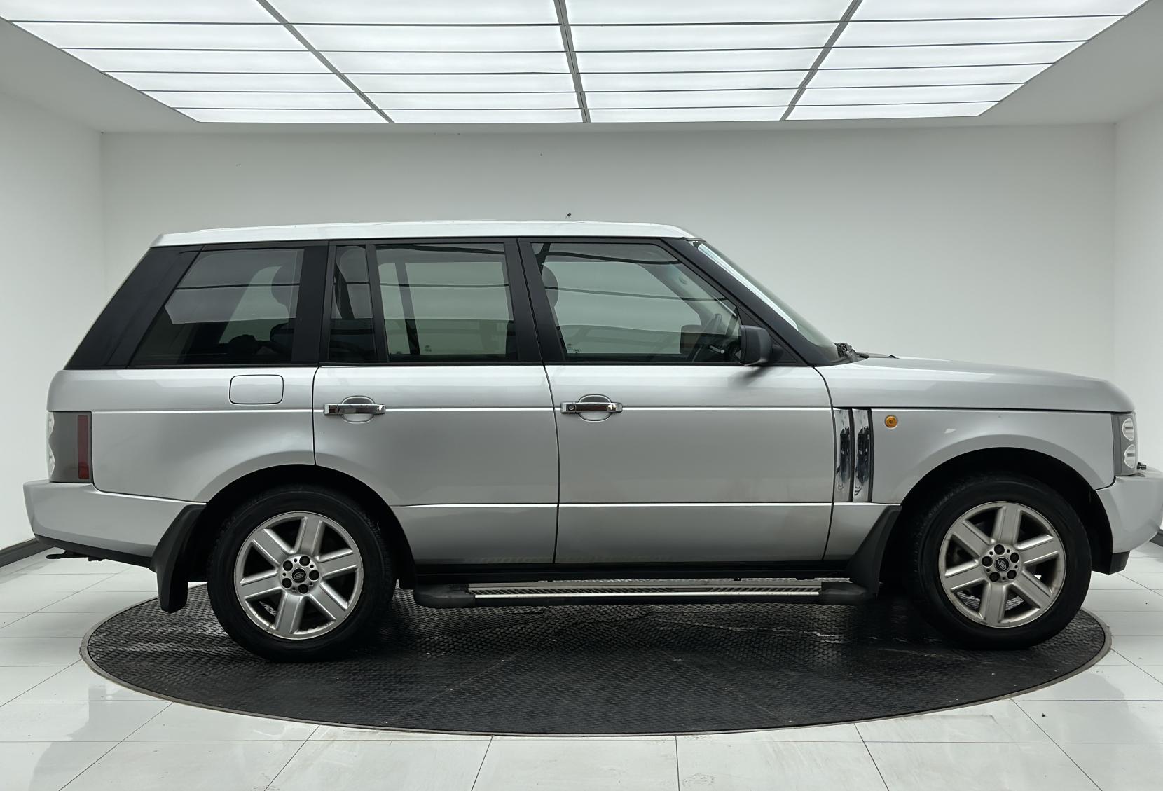 Land Rover Range Rover 4.4 V8 Vogue Station Wagon 5dr Petrol Automatic (389 g/km, 282 bhp)