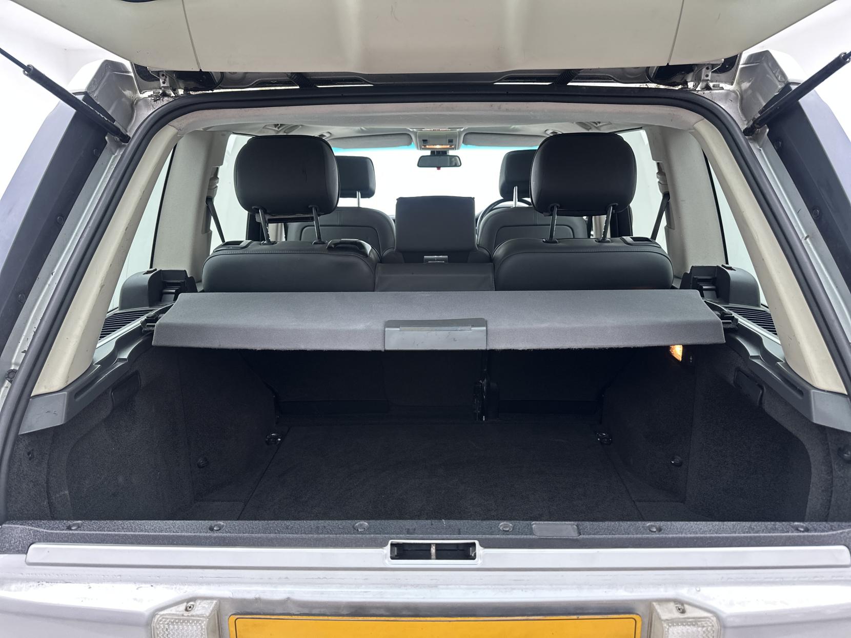 Land Rover Range Rover 4.4 V8 Vogue Station Wagon 5dr Petrol Automatic (389 g/km, 282 bhp)