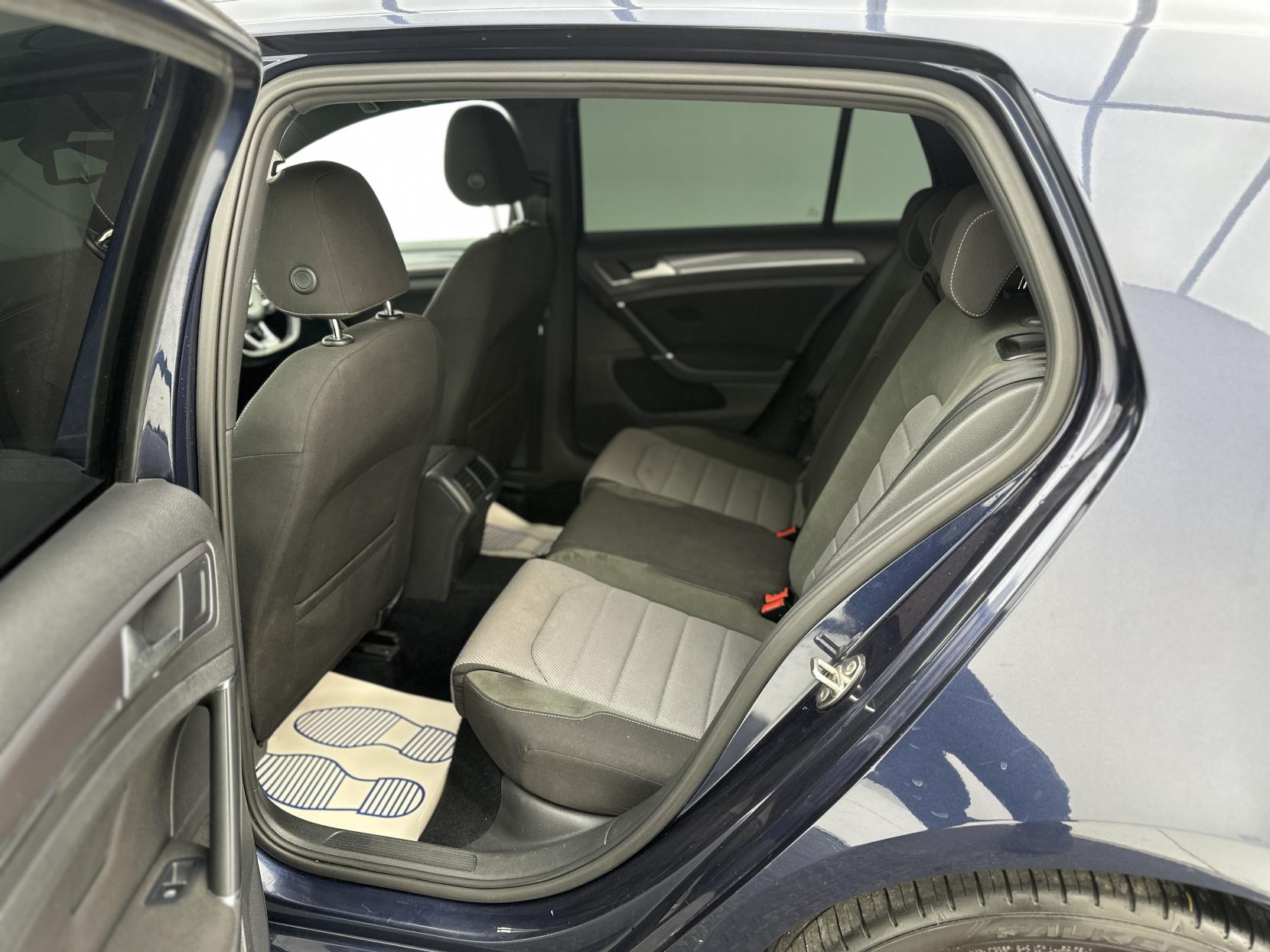 Volkswagen Golf 1.4 TSI BlueMotion Tech ACT R-Line Hatchback 5dr Petrol DSG Euro 6 (s/s) (150 ps)