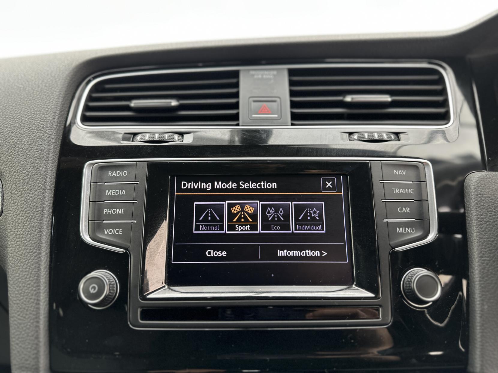 Volkswagen Golf 1.4 TSI BlueMotion Tech ACT R-Line Hatchback 5dr Petrol DSG Euro 6 (s/s) (150 ps)