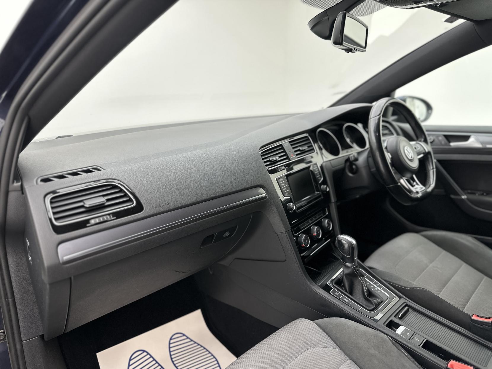 Volkswagen Golf 1.4 TSI BlueMotion Tech ACT R-Line Hatchback 5dr Petrol DSG Euro 6 (s/s) (150 ps)